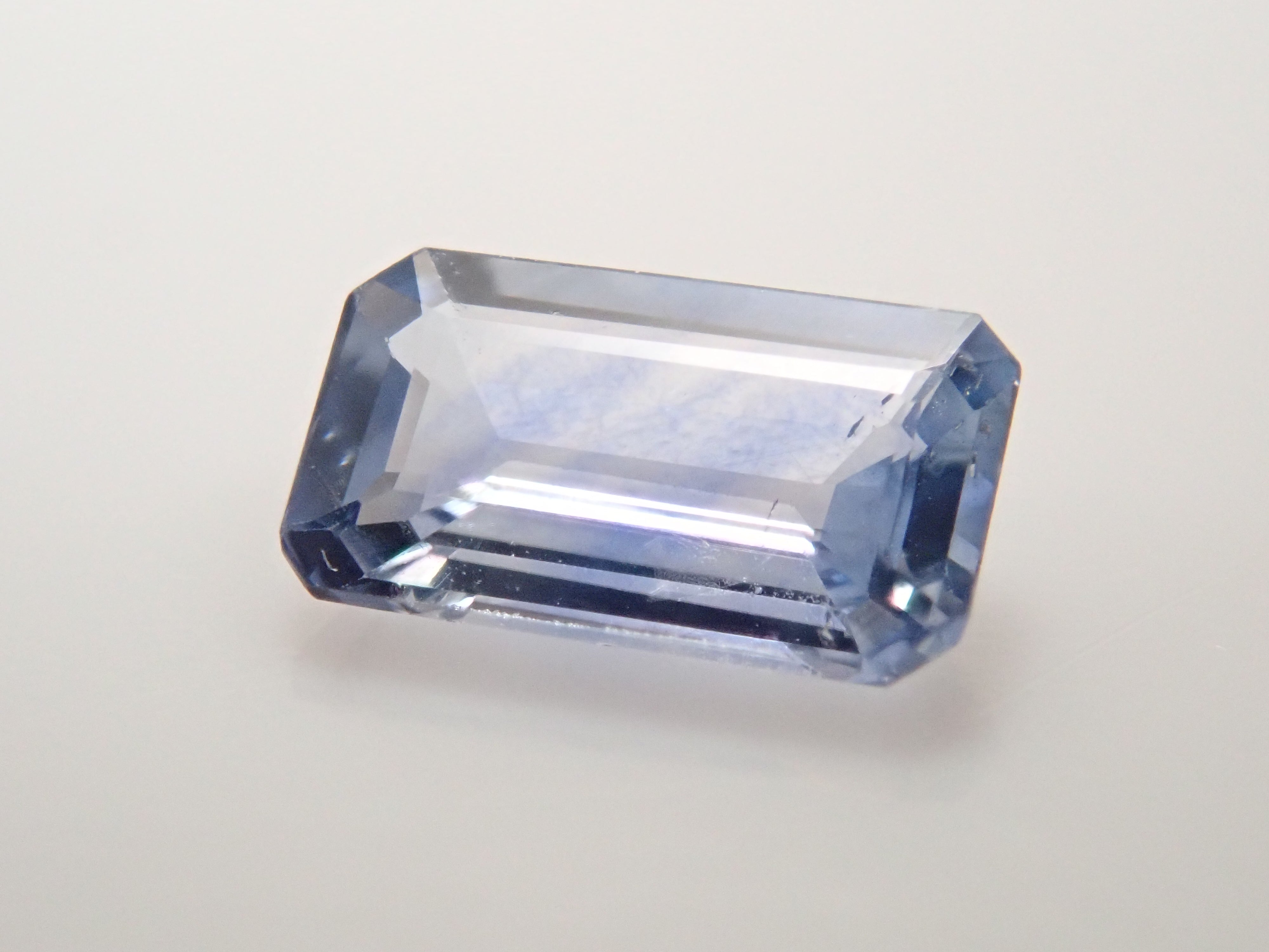 【11月22日晚間10點開賣】馬達加斯加雙色藍寶石 0.278克拉 散裝