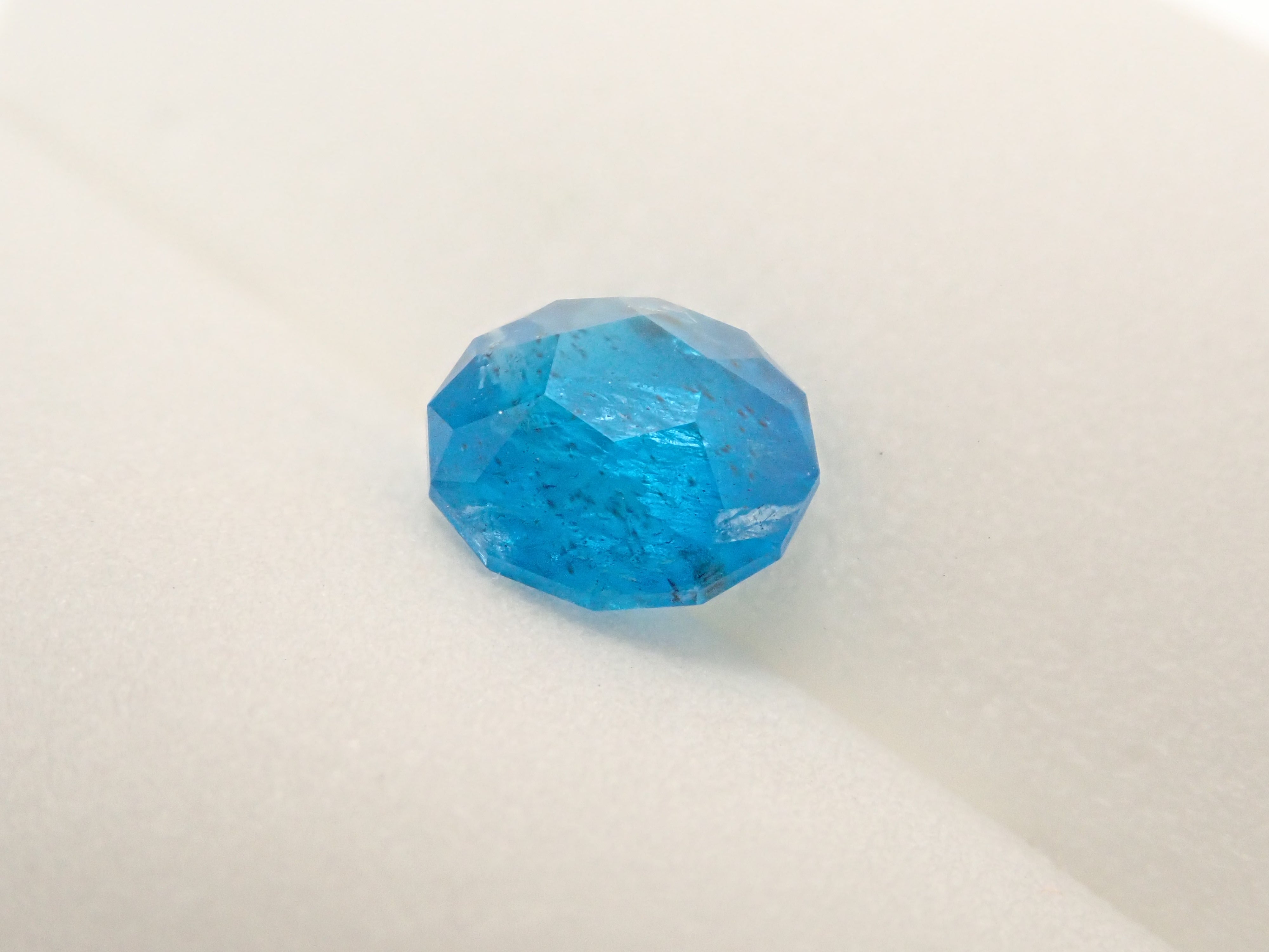 【10/28 22時販売】マダガスカル産ブルーアパタイト 7.2mm/1.572ctルース