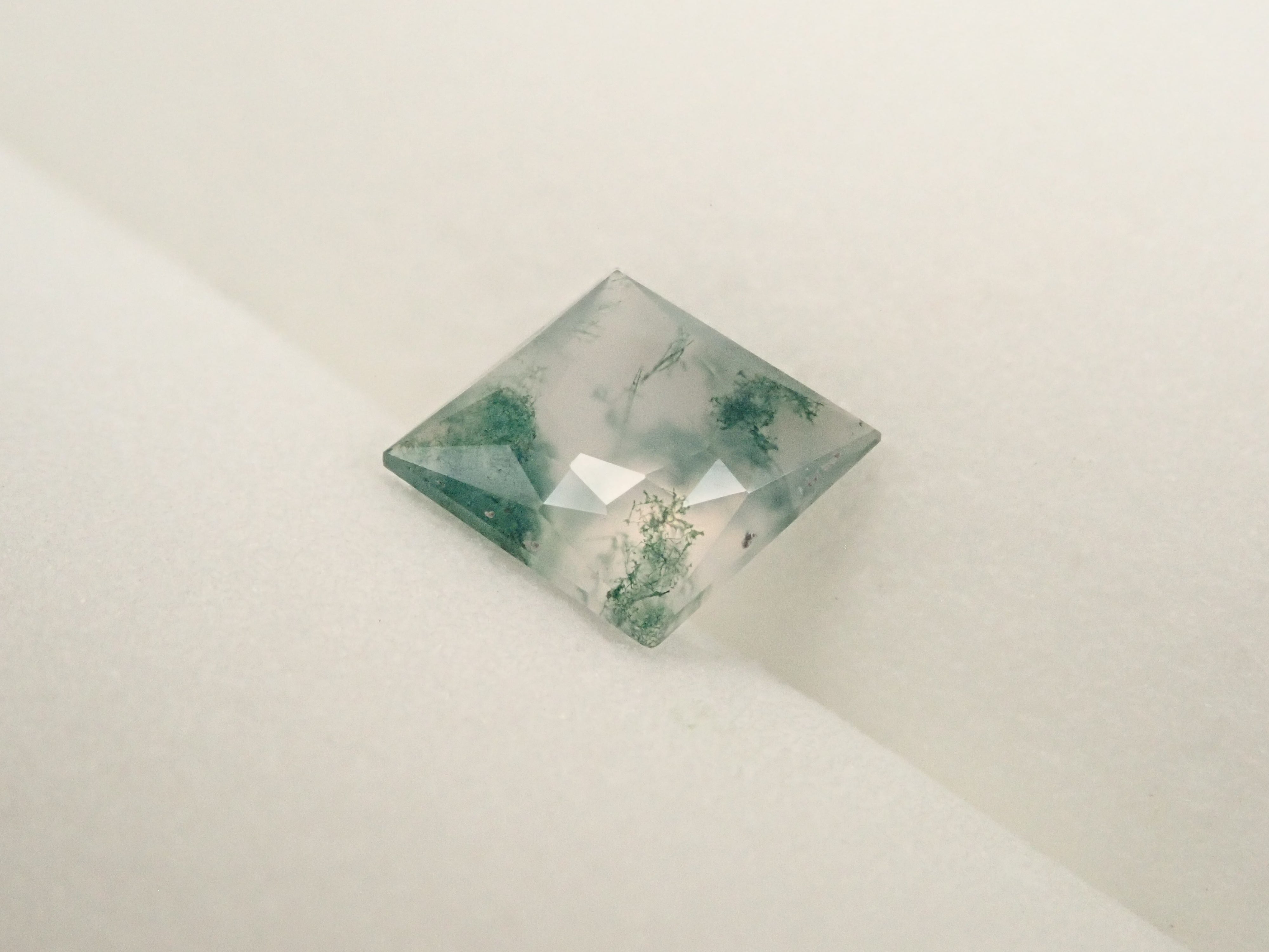 【10/28 22時販売】インド産モスアゲート 0.915ctルース