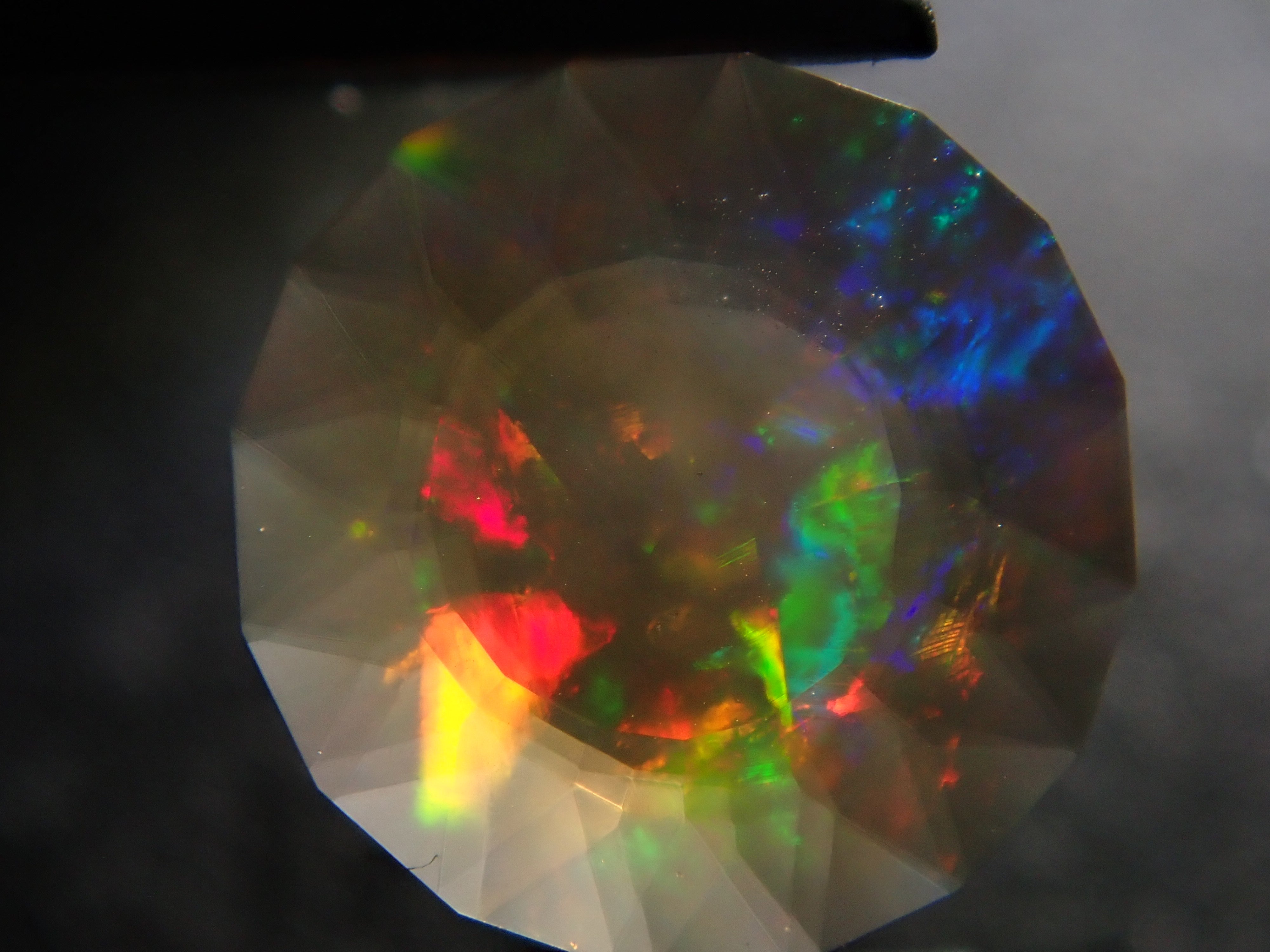 【10/29 22時販売】メキシコ産ファイアオパール 5.8mm/0.345ctルース