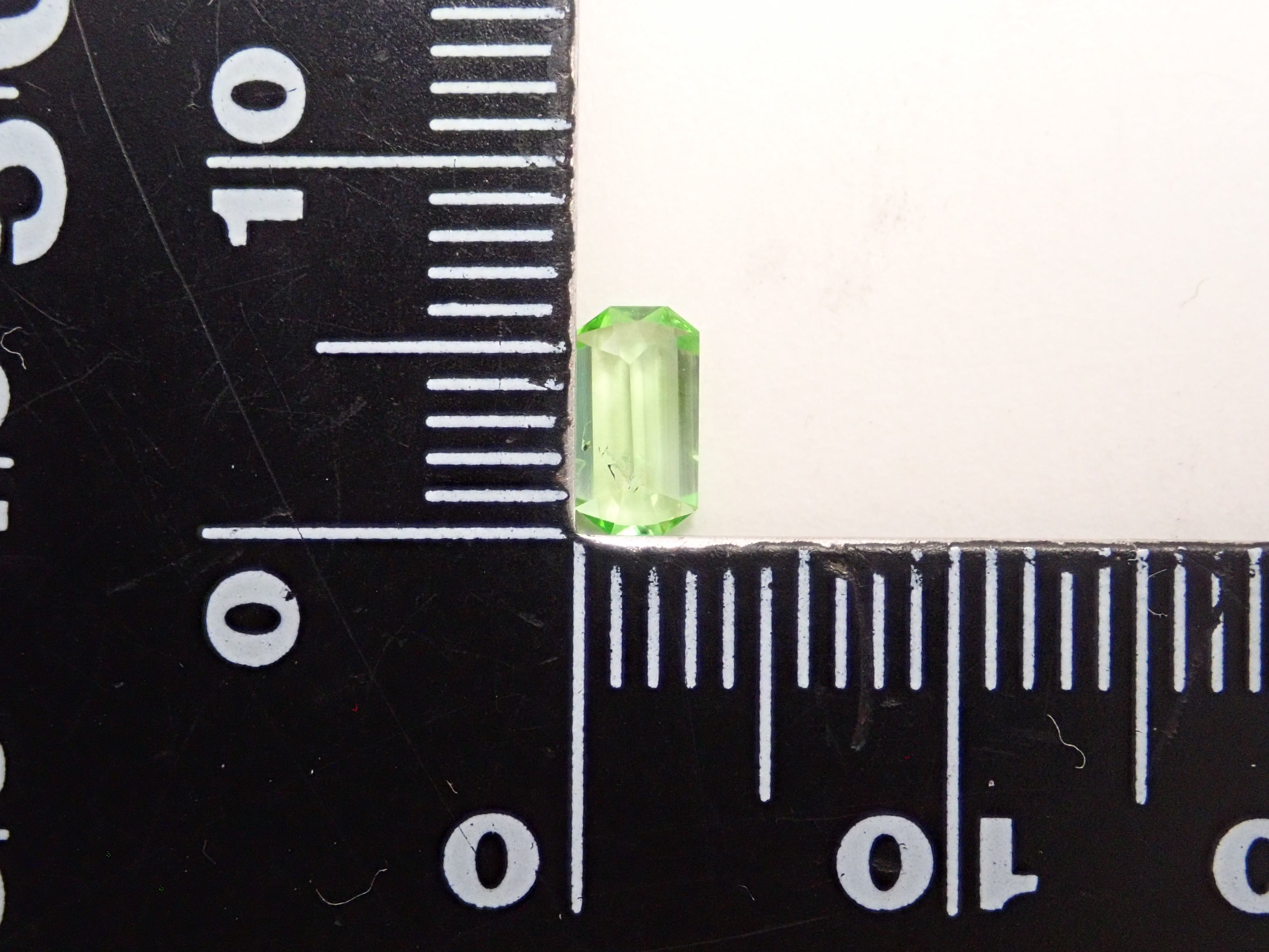 【10/29 22時販売】タンザニア産ミントダイオプサイド 0.364ctルース