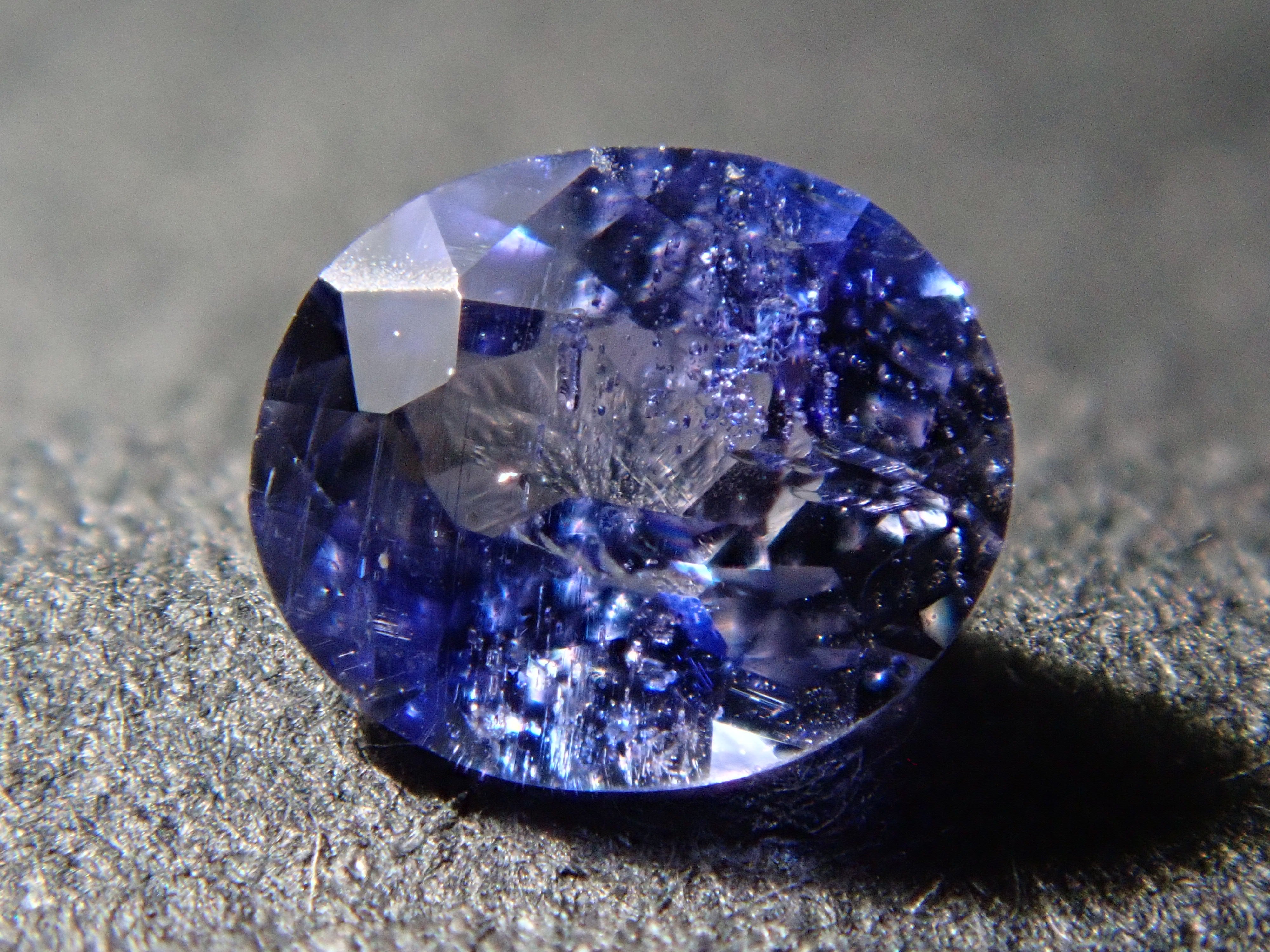 【抽選販売:10/31(金)10時am〆】マダガスカル産デュモルチェライト 0.195ctルース