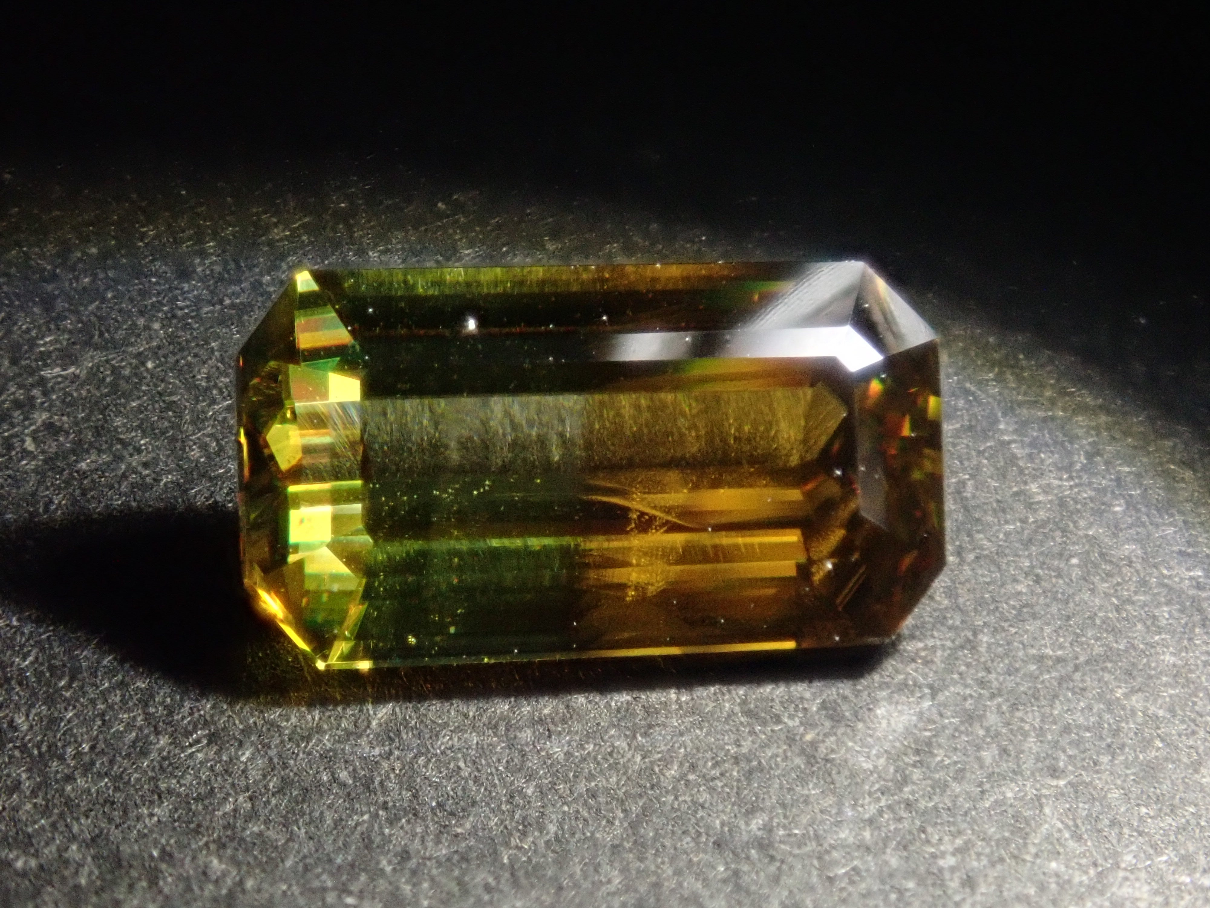 【11/2 22時販売】《限定10石》ジンバブエ産バイカラーユークレースやバイカラースフェーン1.95ctなどが当たるバイカラーガチャ💎《複数購入割引有》