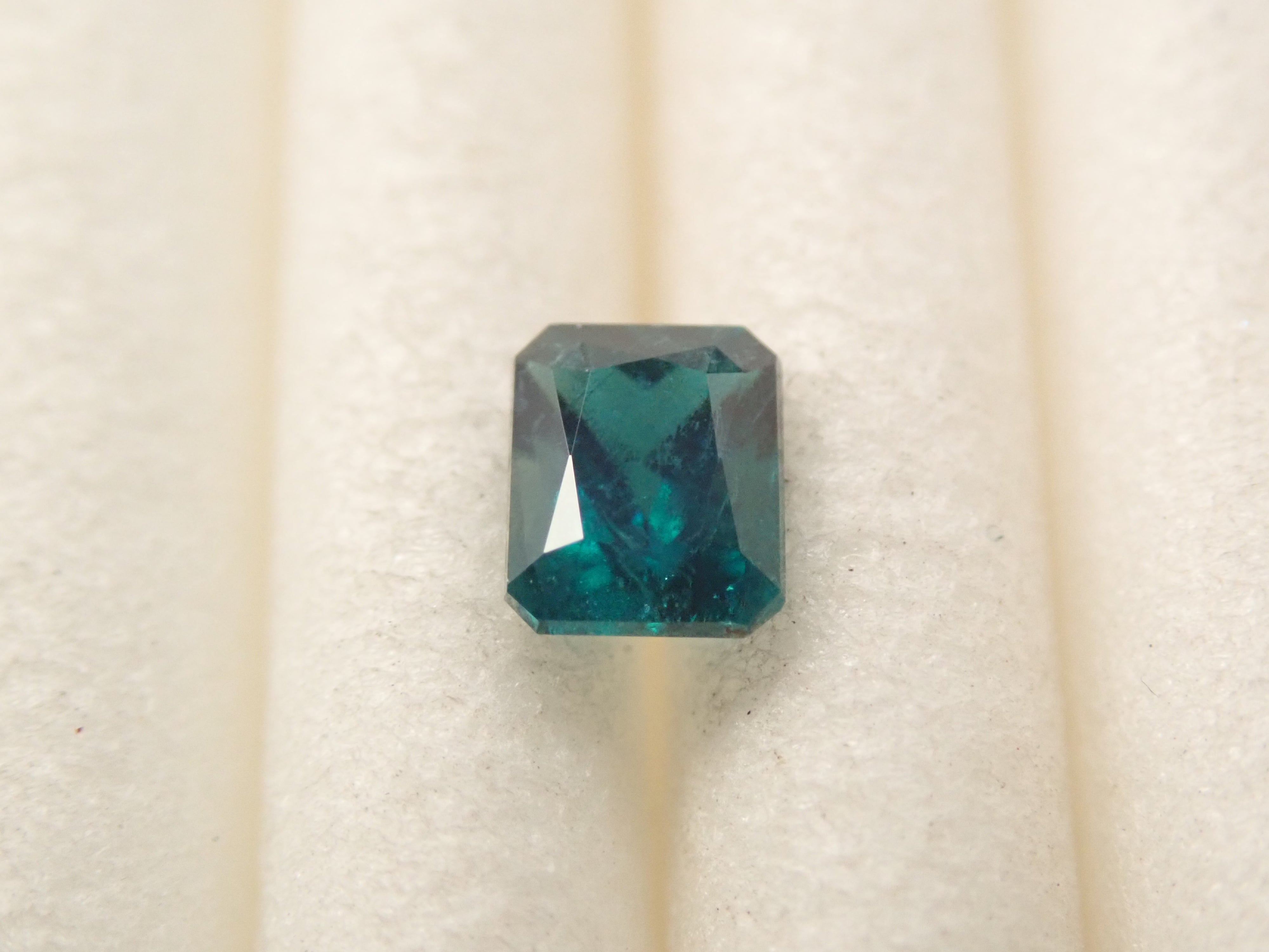 【10/31 22時販売】マダガスカル産グランディディエライト 0.168ctルース