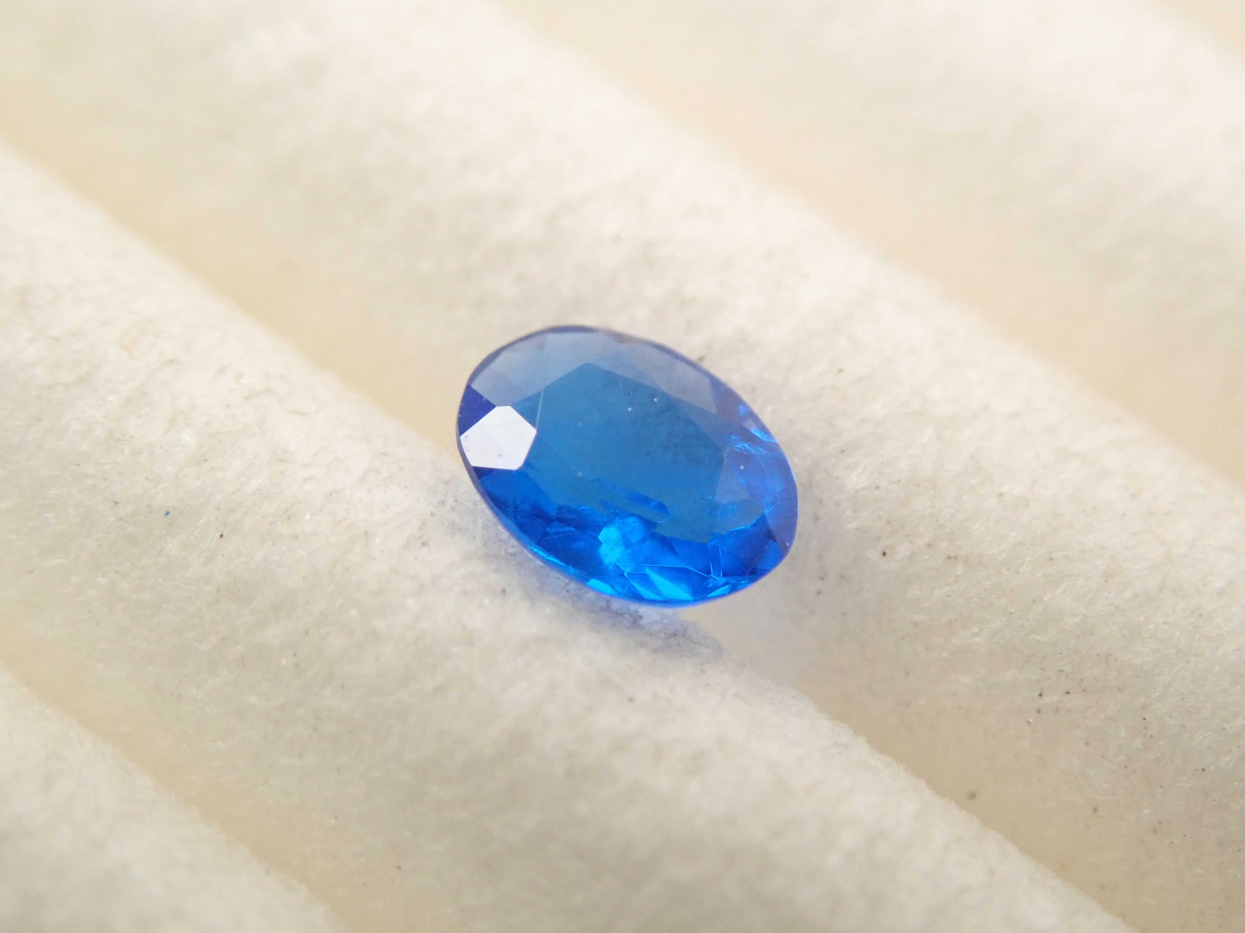 【10/31 22時販売】ドイツ産アウイナイト 0.073ctルース