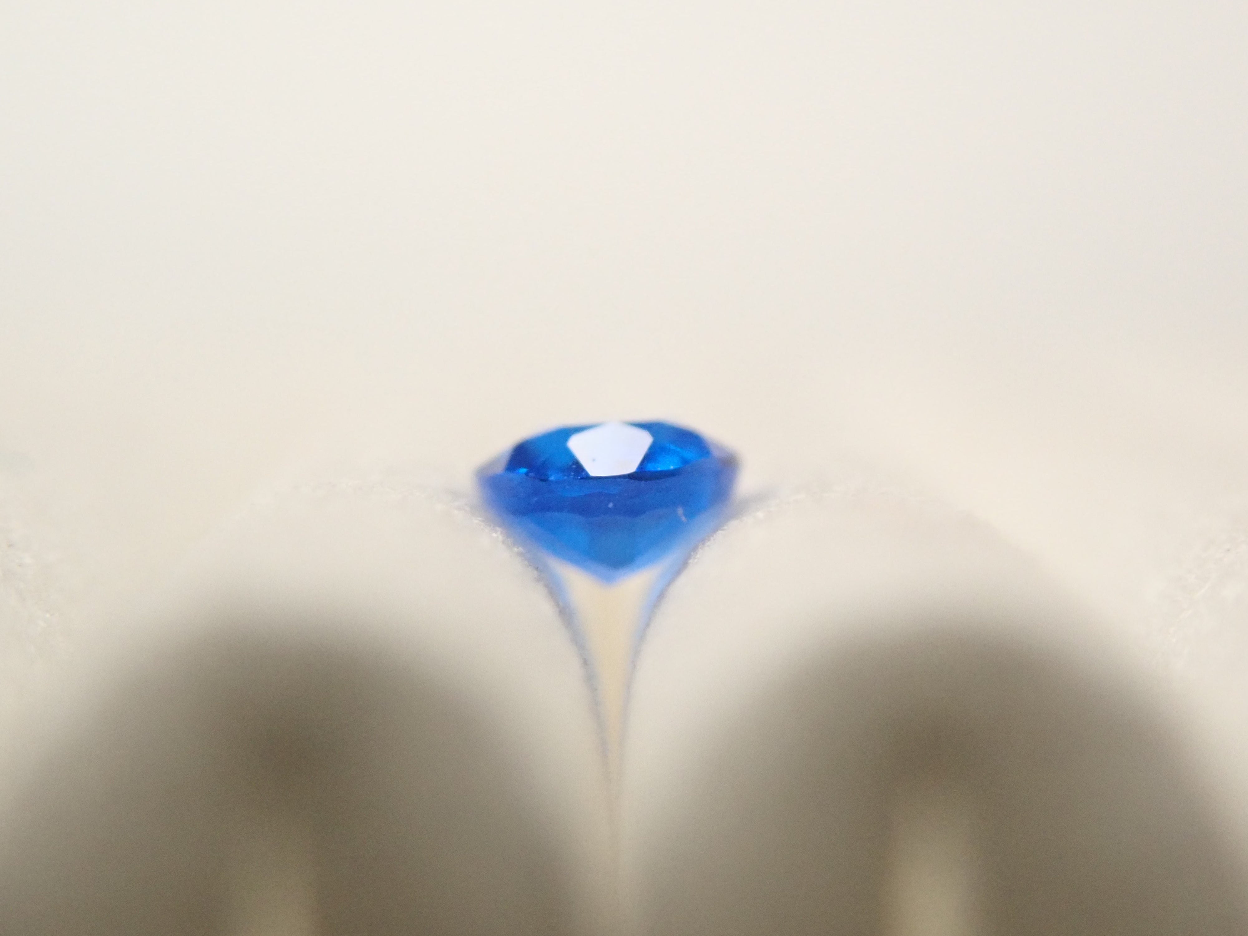 【10/31 22時販売】ドイツ産アウイナイト 0.073ctルース