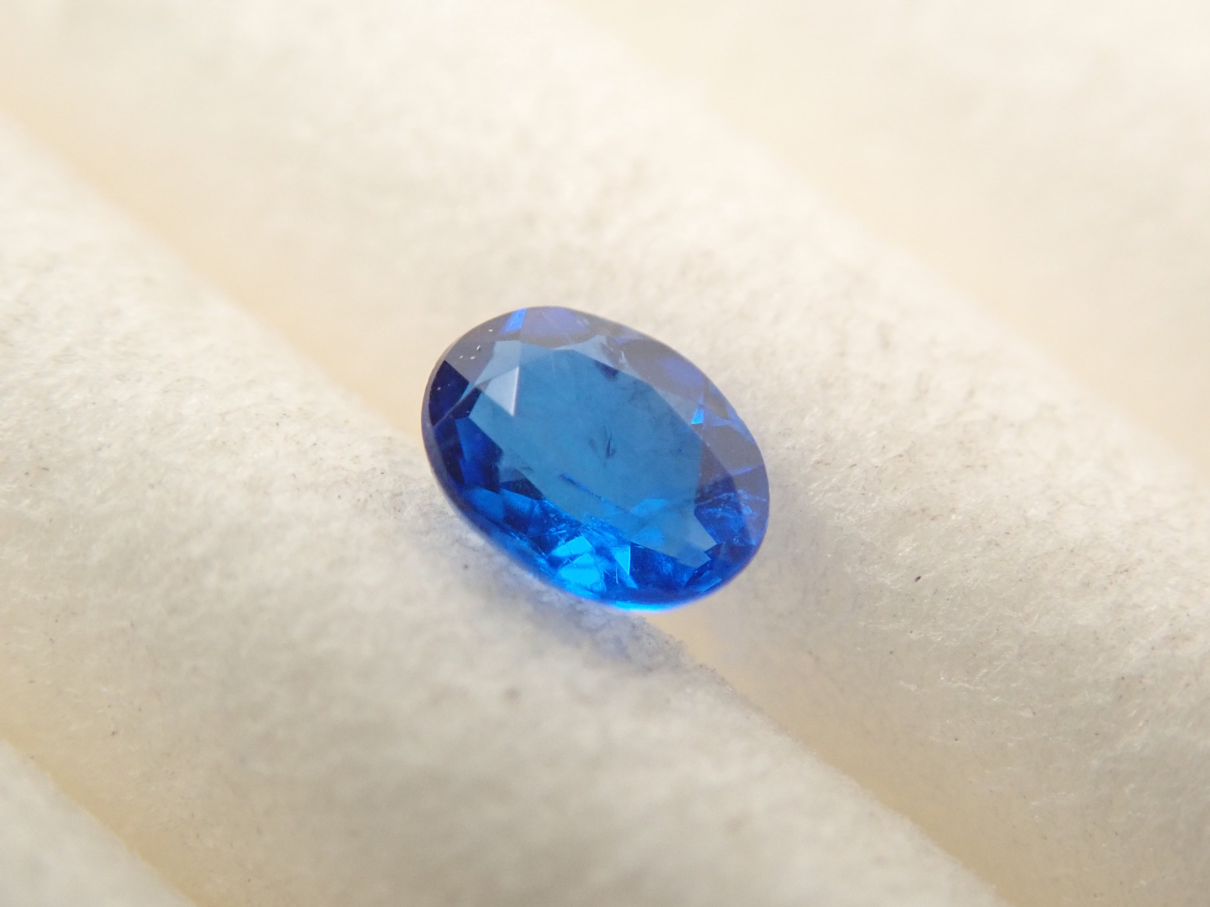 【10/31 22時販売】ドイツ産アウイナイト 0.063ctルース