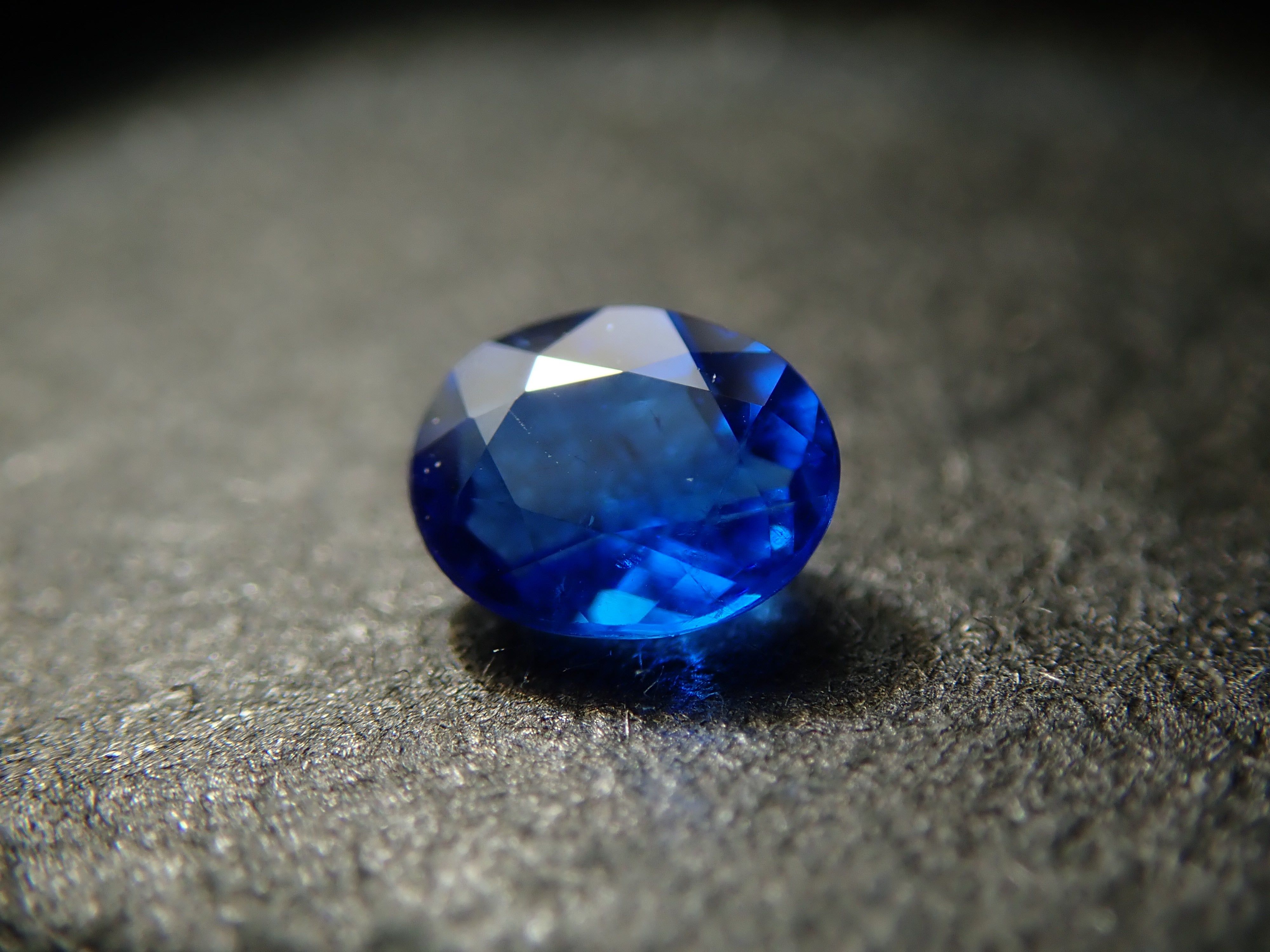 【10/31 22時販売】ドイツ産アウイナイト 0.063ctルース