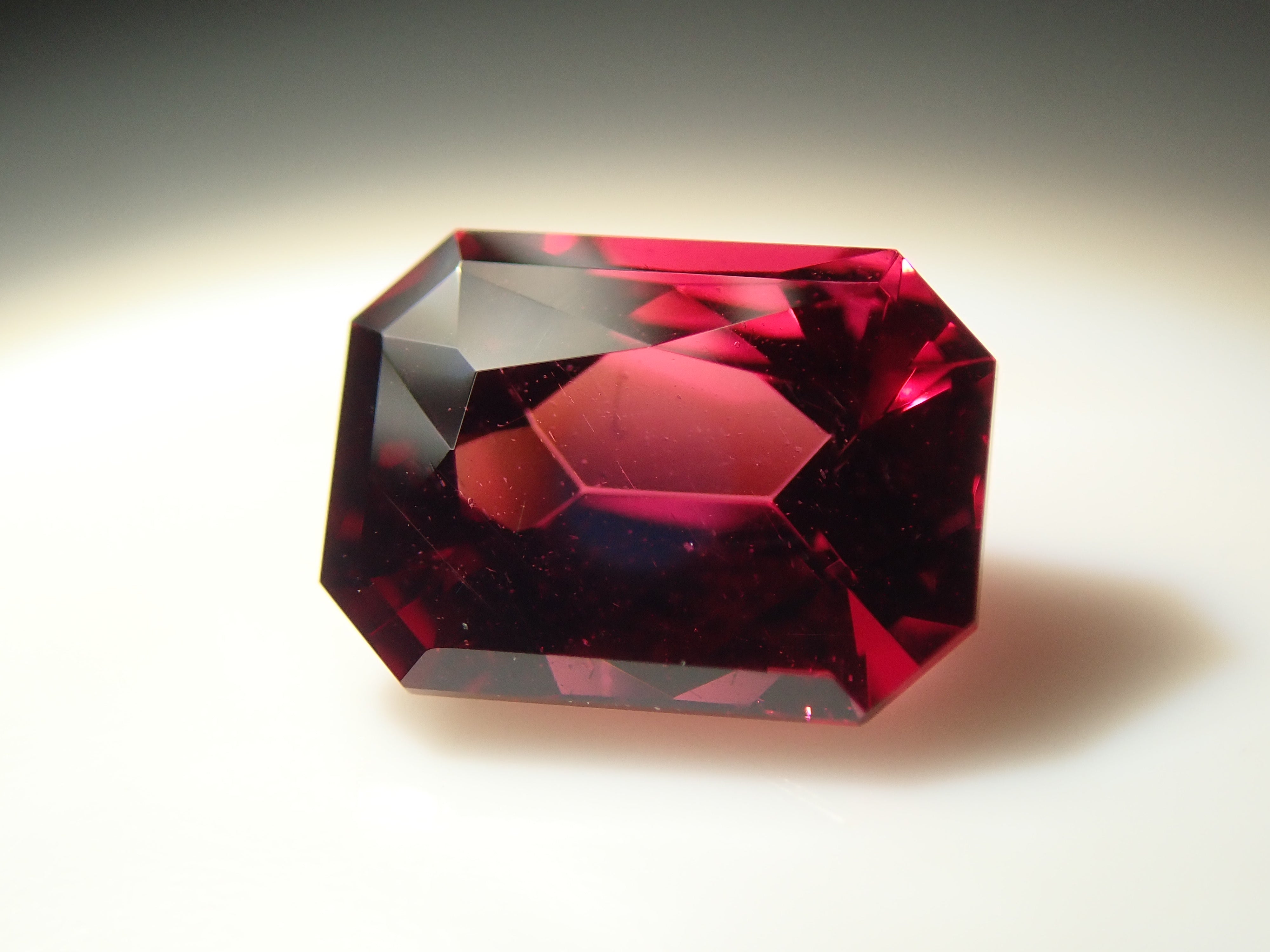 【11/1 22時販売】モザンビーク産ロードライトガーネット 0.835ctルース