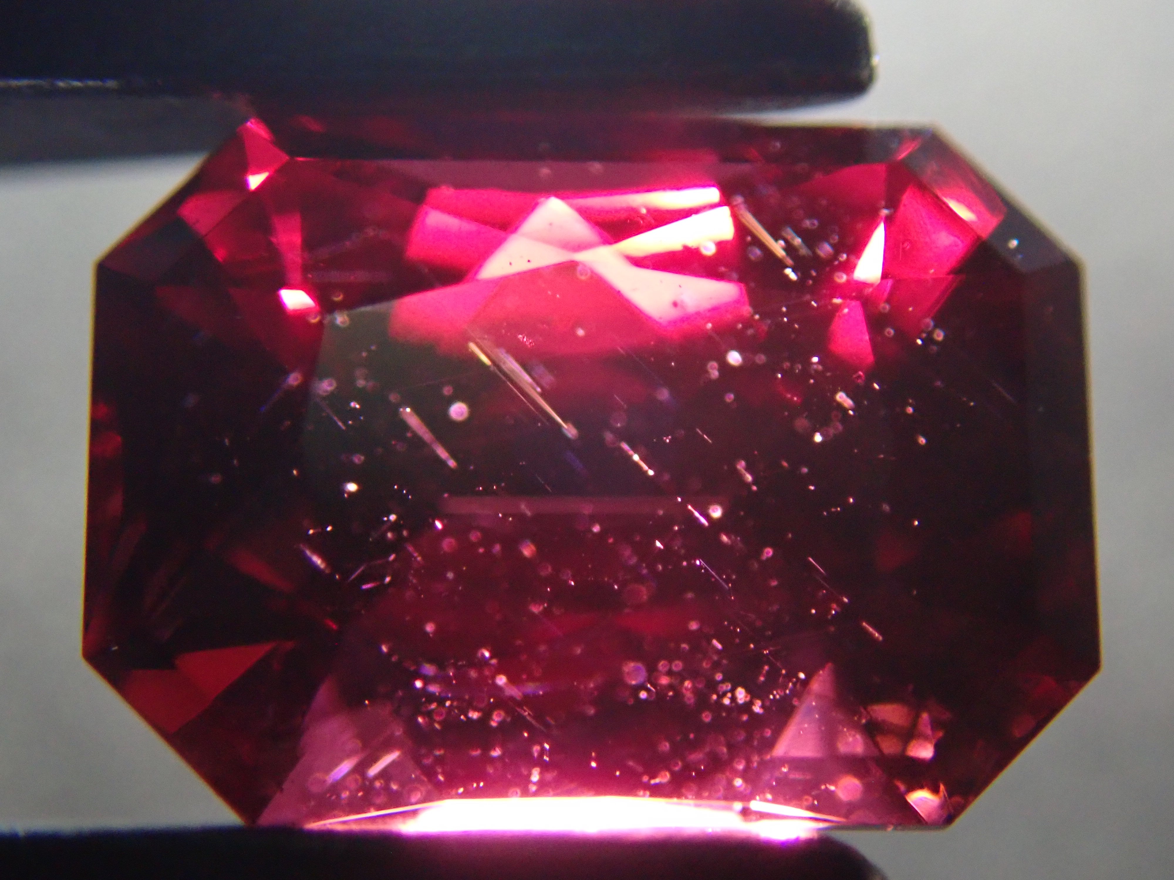 【11/1 22時販売】モザンビーク産ロードライトガーネット 0.835ctルース