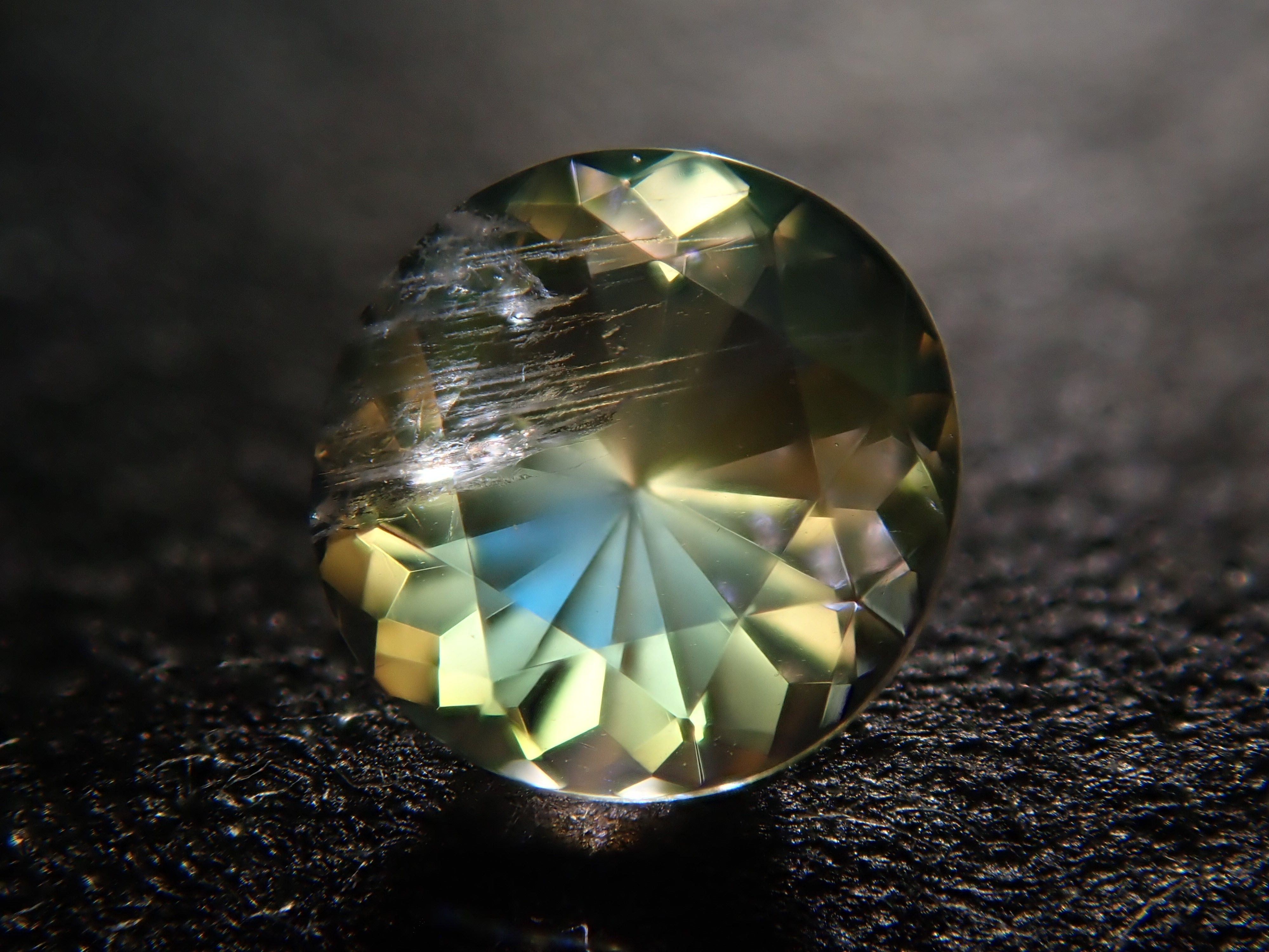 アンデシン・ラブラドライト(通称名 レインボームーンストーン) 0.167ctルース