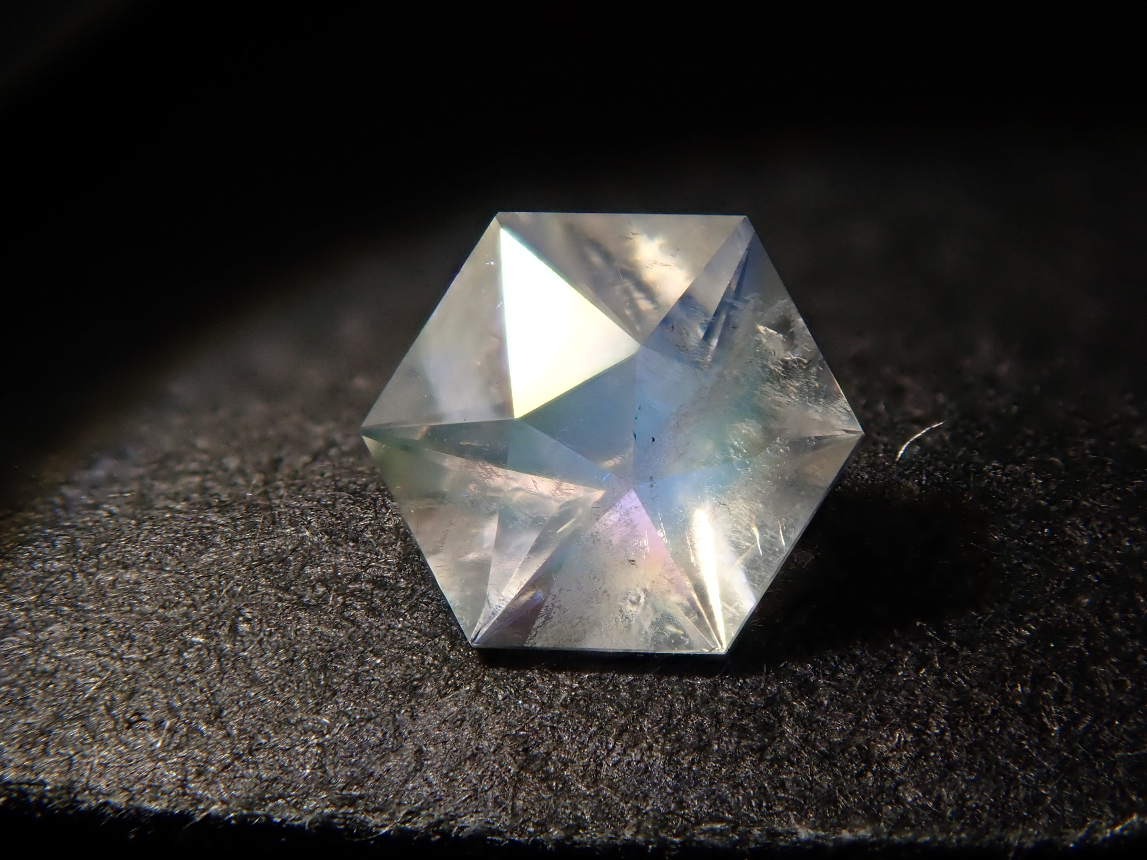 アンデシン・ラブラドライト(通称名 レインボームーンストーン) 0.177ctルース