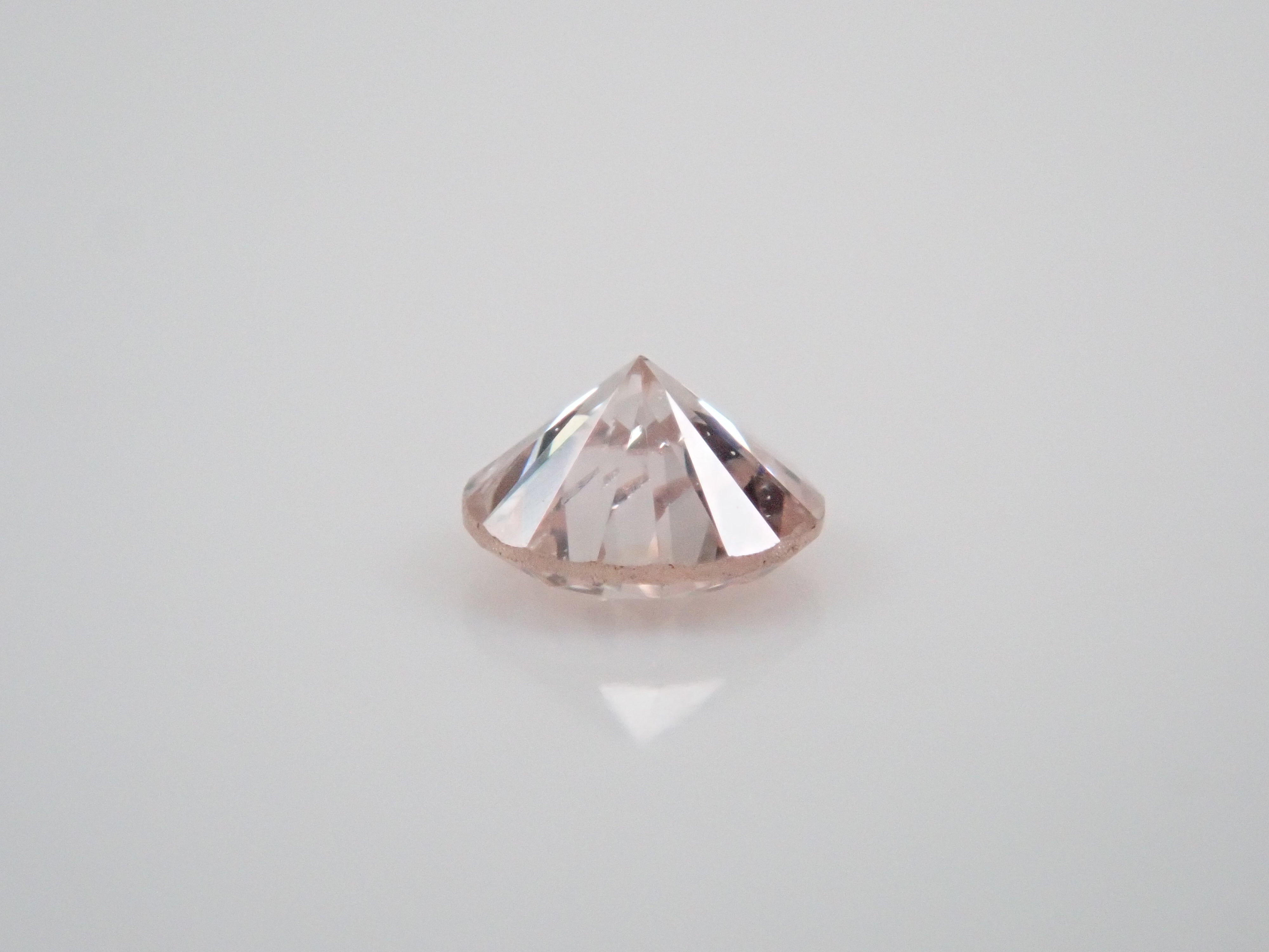 ピンクダイヤモンド(ラウンドカット) 0.060ctルース(VERY LIGHT BROWN PINK, I-2)