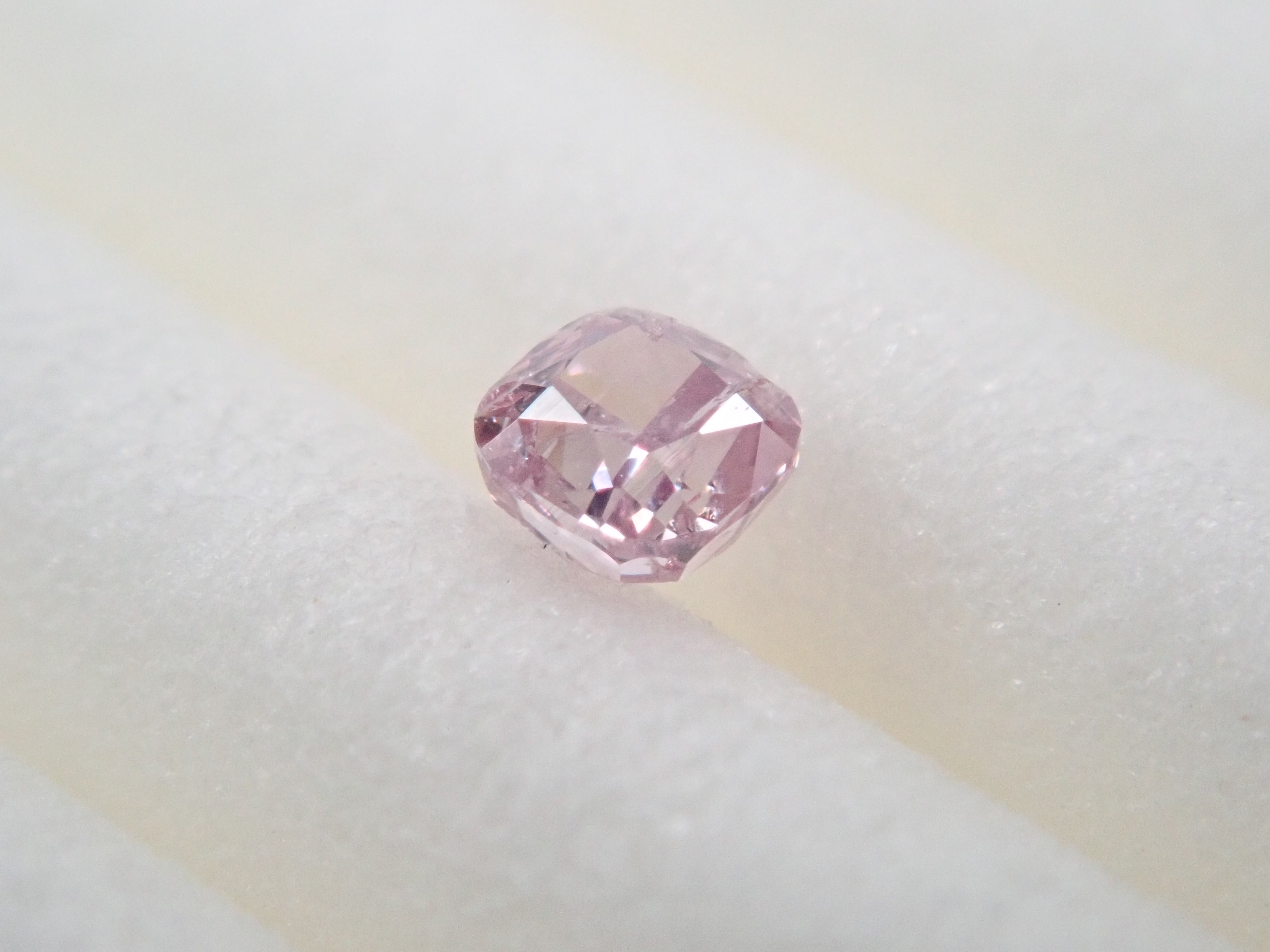 ピンクダイヤモンド 0.063ctルース(FANCY INTENSE PURPLE PINK, I-1)