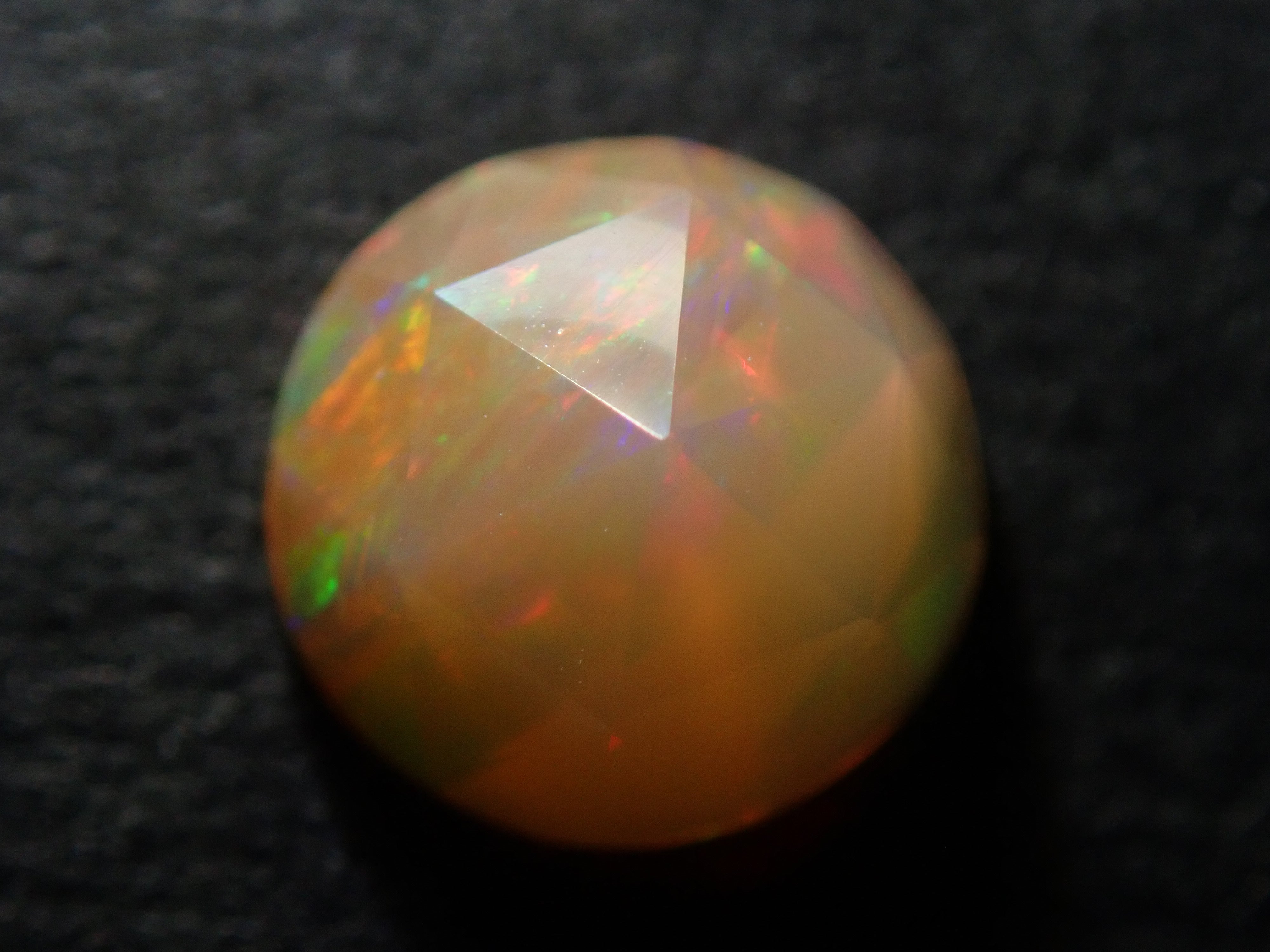 オパール 0.595ctルース