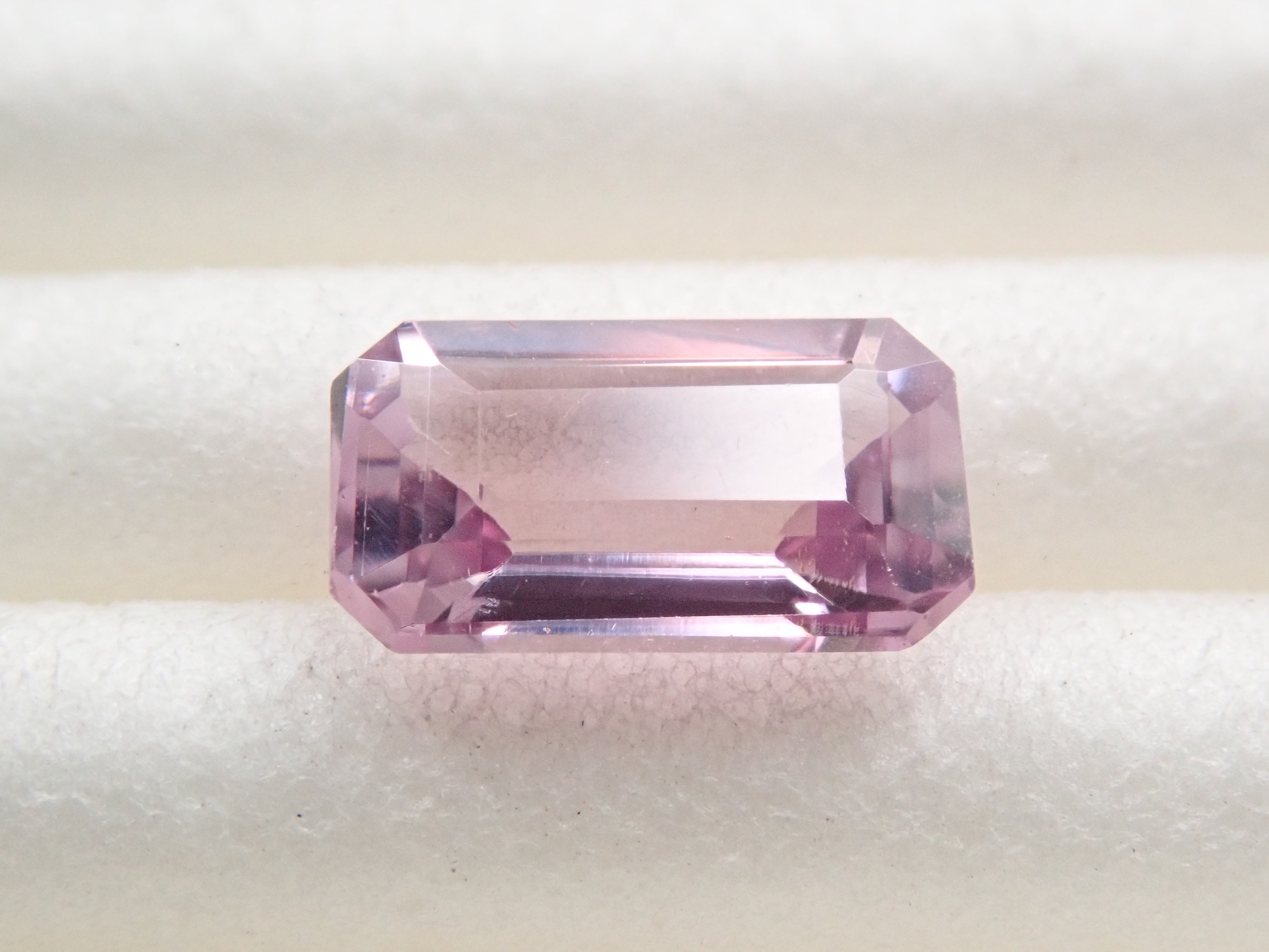 トルコ産ダイアスポア 0.636ctルース