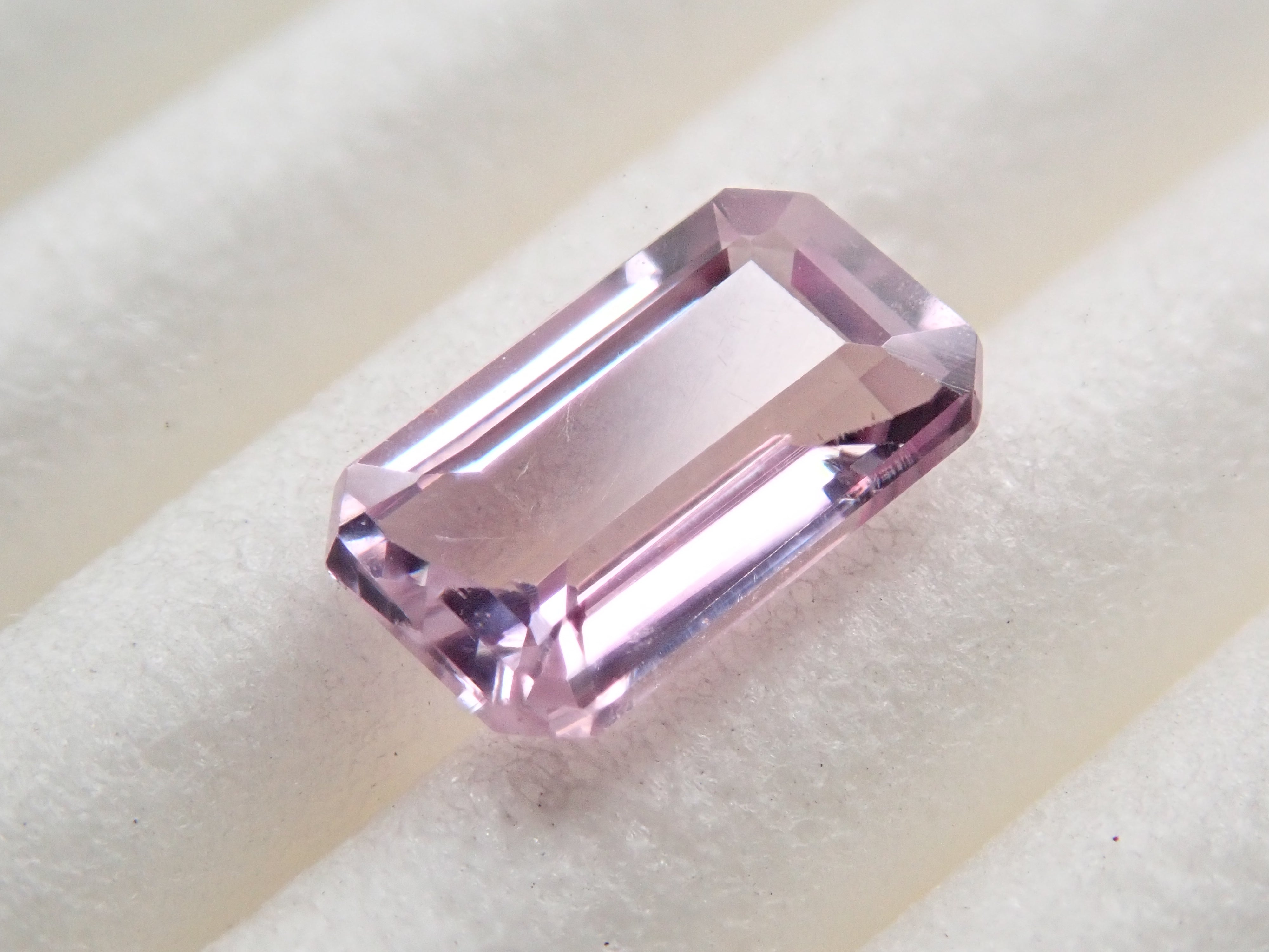 トルコ産ダイアスポア 0.636ctルース