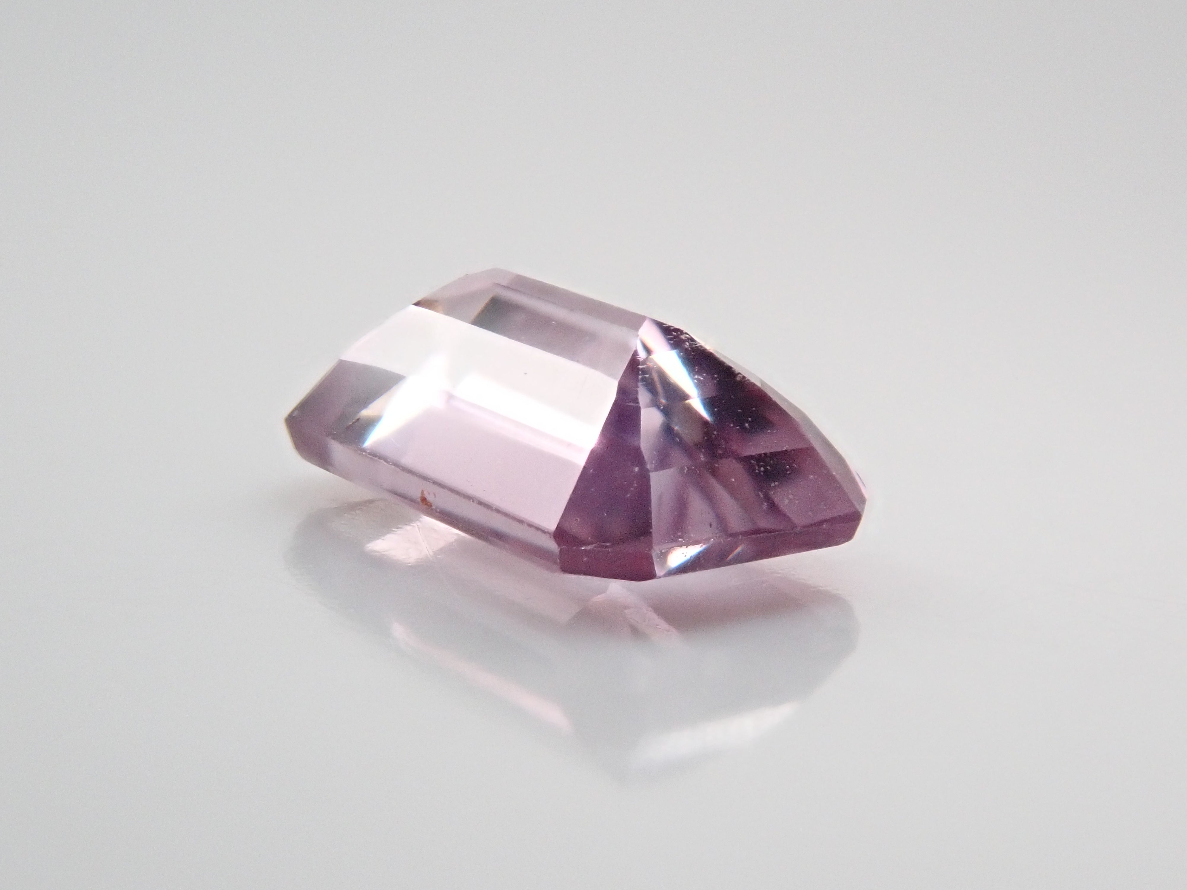 トルコ産ダイアスポア 0.636ctルース