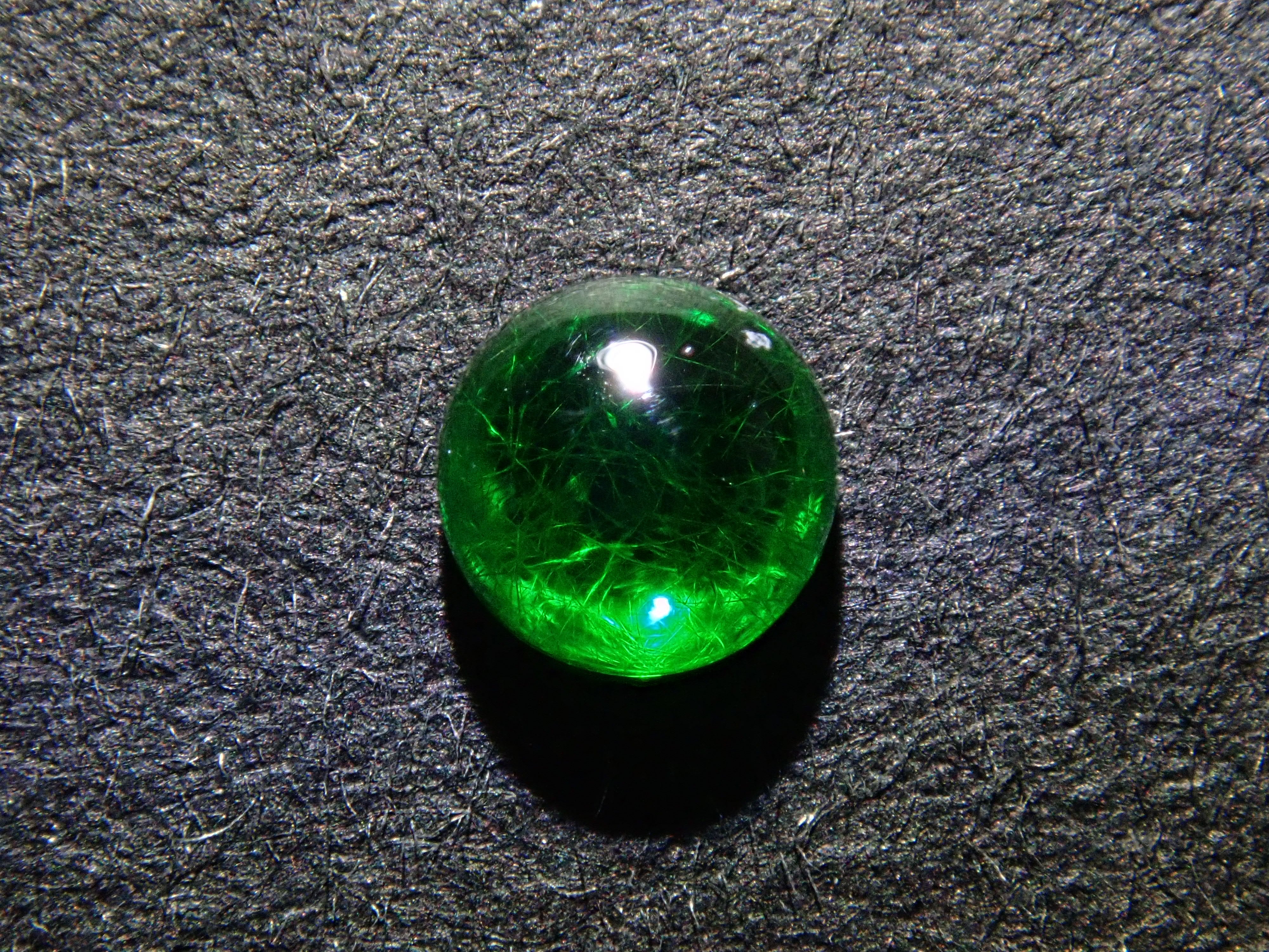 デマントイドガーネットキャッツアイ(ホーステール認む) 0.171ctルース