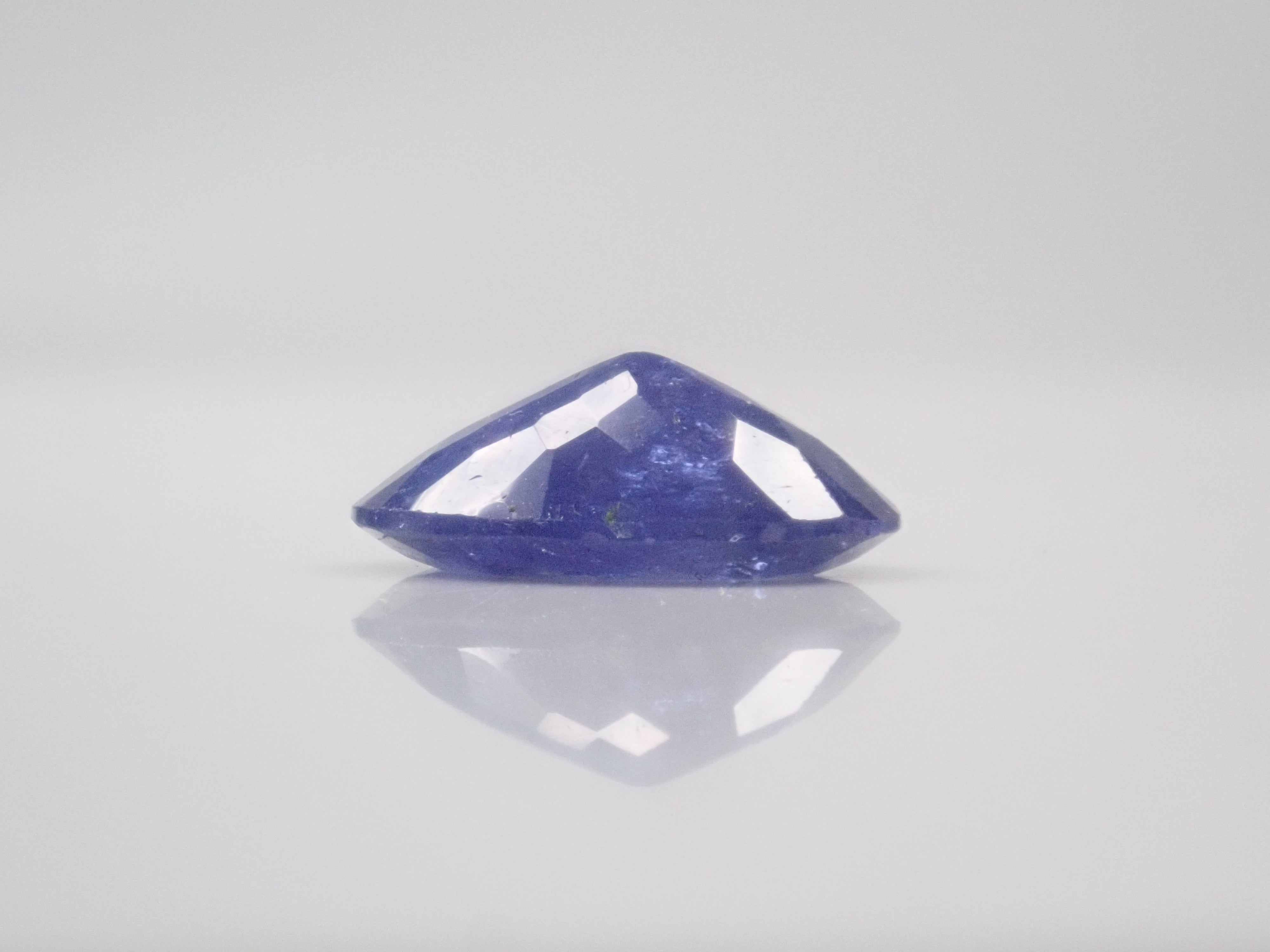 【12/5 22時販売】タンザニア産タンザナイト(虹入り) 5.434ctルース