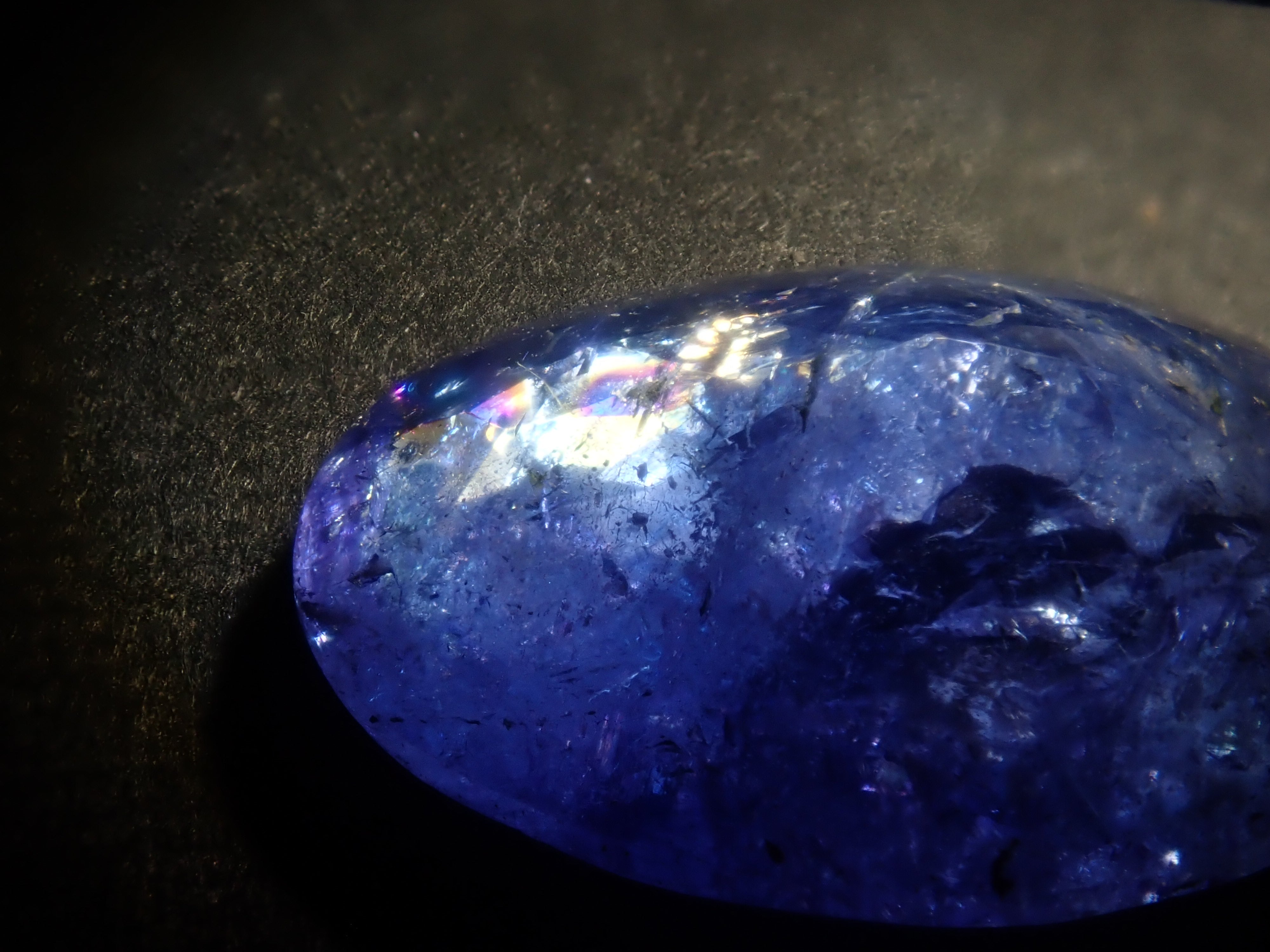 【12/5 22時販売】タンザニア産タンザナイト(虹入り) 5.434ctルース