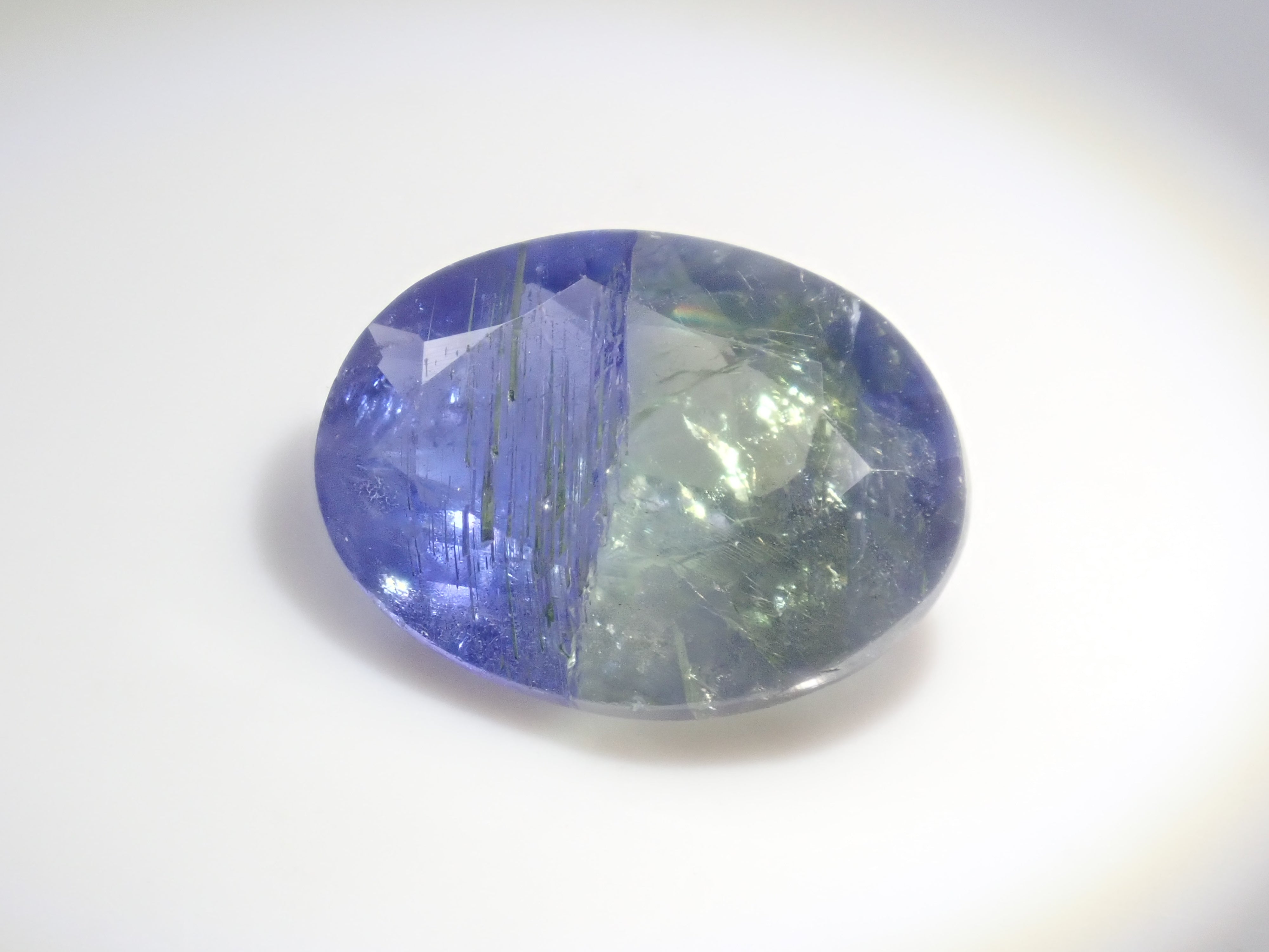 【12/5 22時販売】タンザニア産バイカラータンザナイト(虹入り) 6.351ctルース