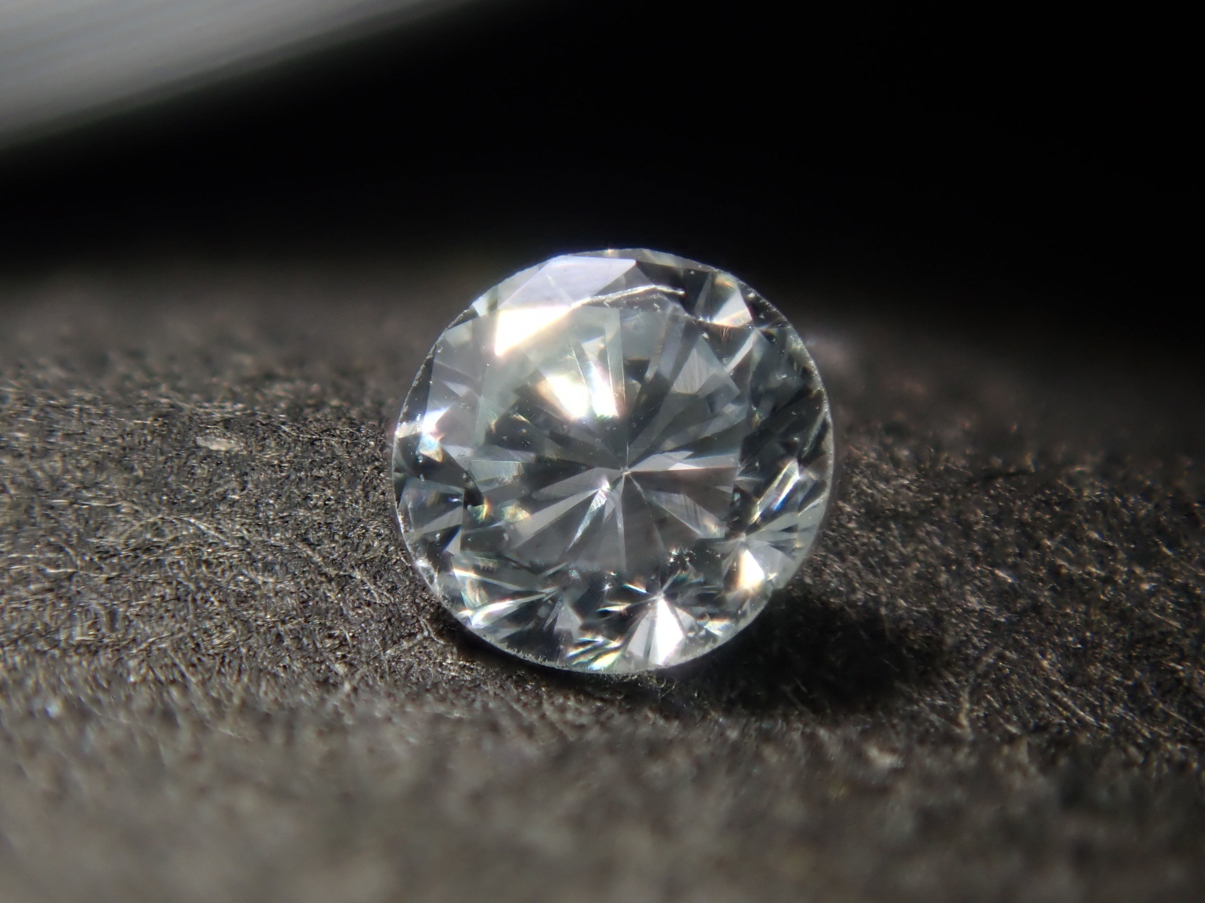 ブルーダイヤモンド 2.3mm/0.056ctルース(LIGHT GREEN BLUE, SI-1)