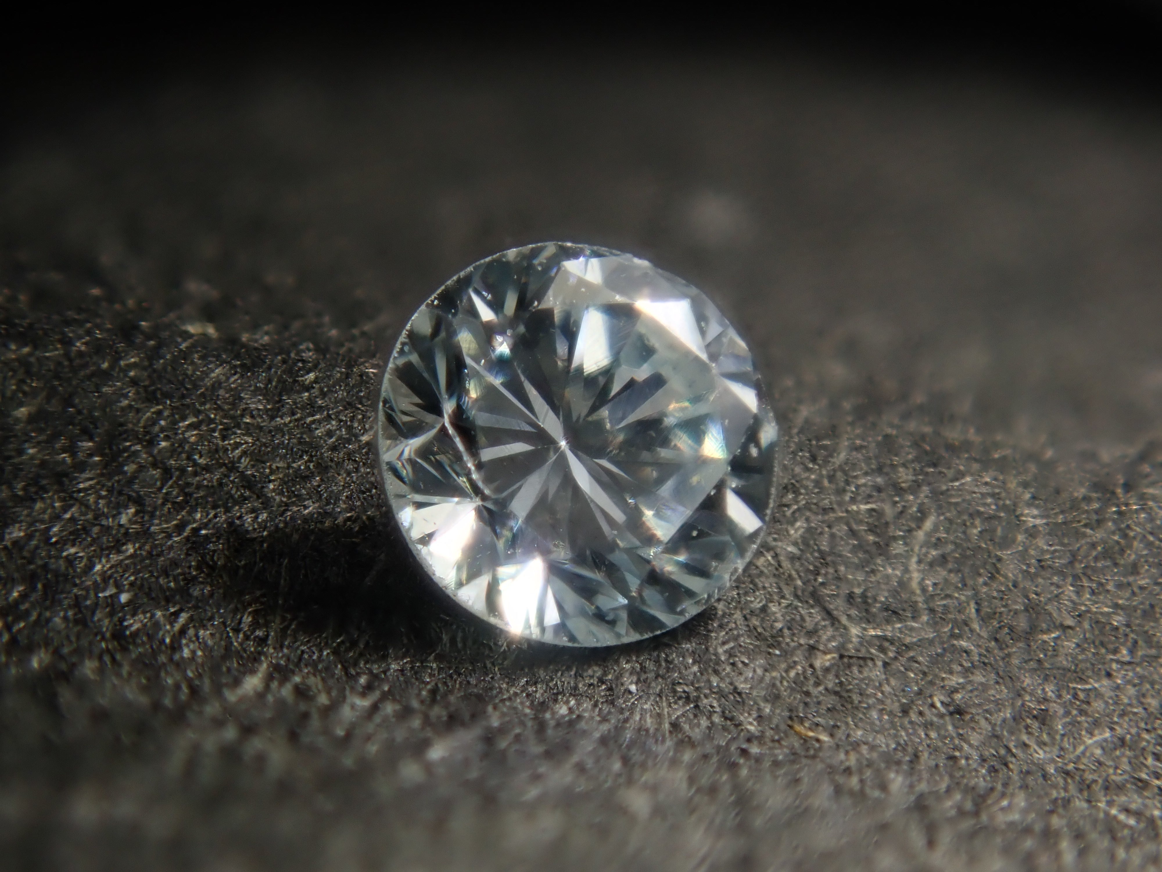 ブルーダイヤモンド 2.3mm/0.056ctルース(LIGHT GREEN BLUE, SI-1)