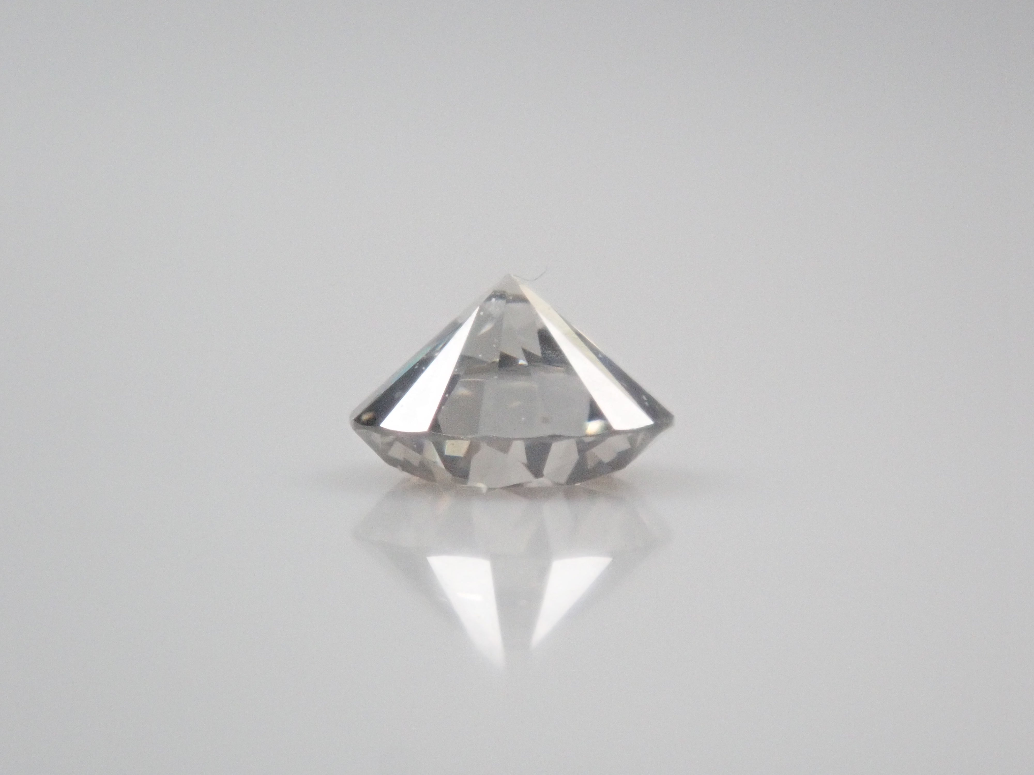 グレーダイヤモンド 0.127ctルース(FANCY YELLOWISH GRAY, SI1)