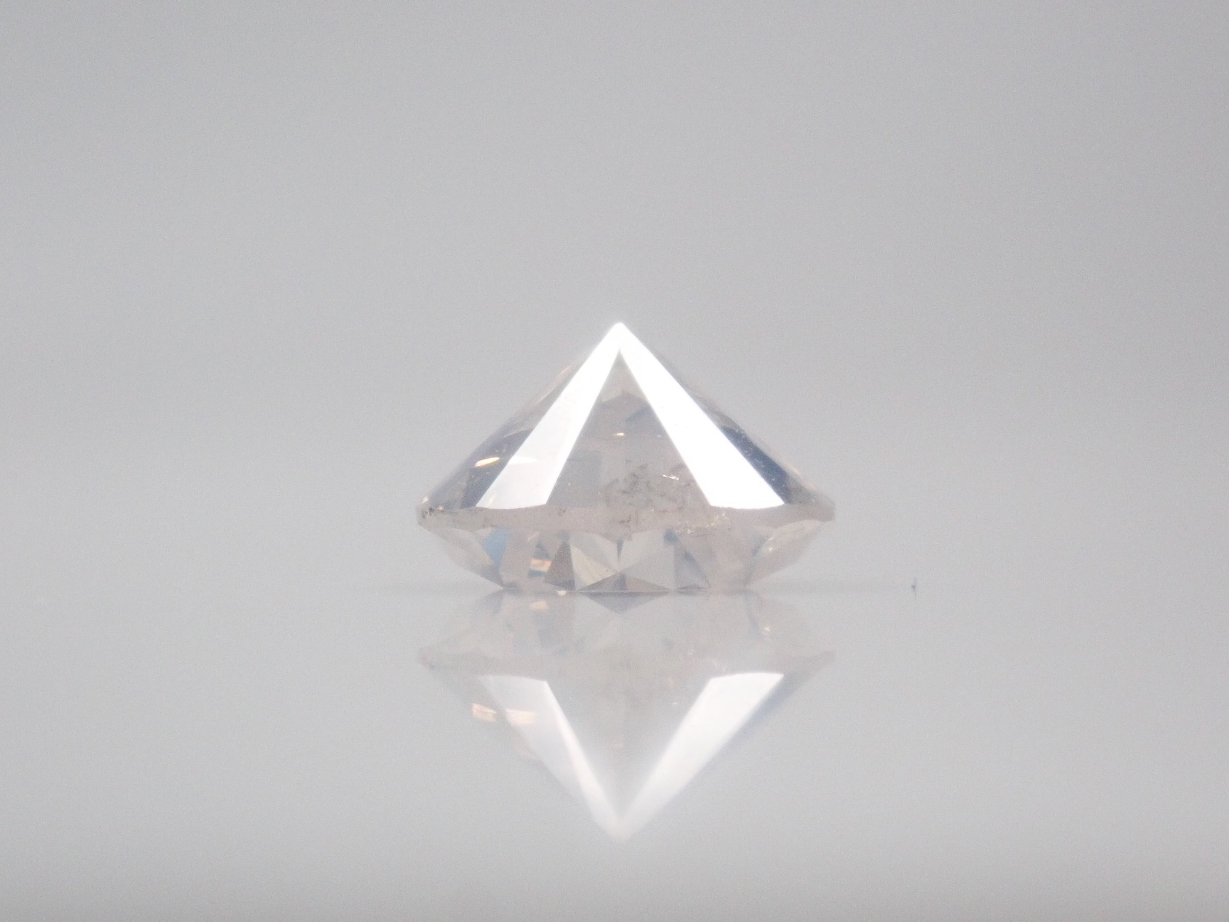 【抽選販売:10/31(金)10時am〆】ホワイトダイヤモンド 6.2mm/0.988ctルース(FANCY WHITE, I2)