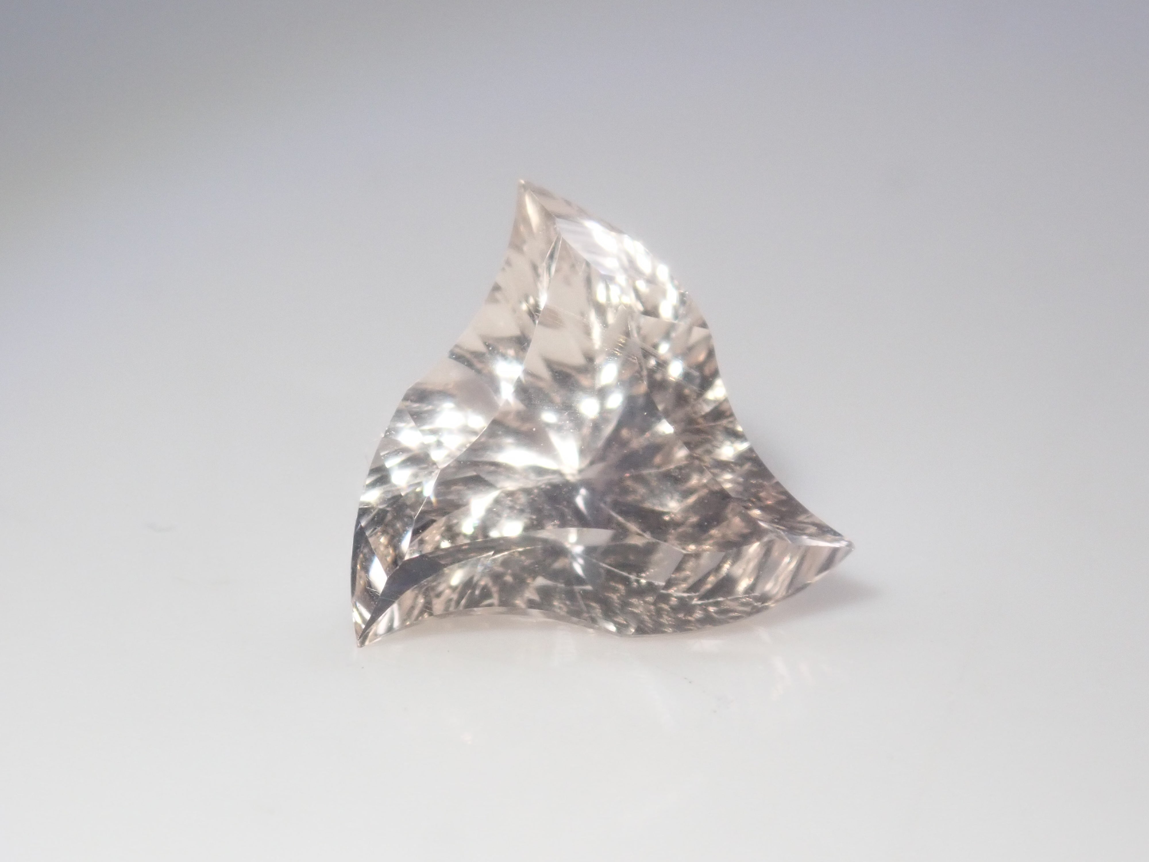 【11/2 22時販売開始】《限定10石》甲州貴石切子(桜切子)のスカイブルートパーズ8.16ctなどが当たる11月誕生石トパーズガチャ💎《複数購入割引有》