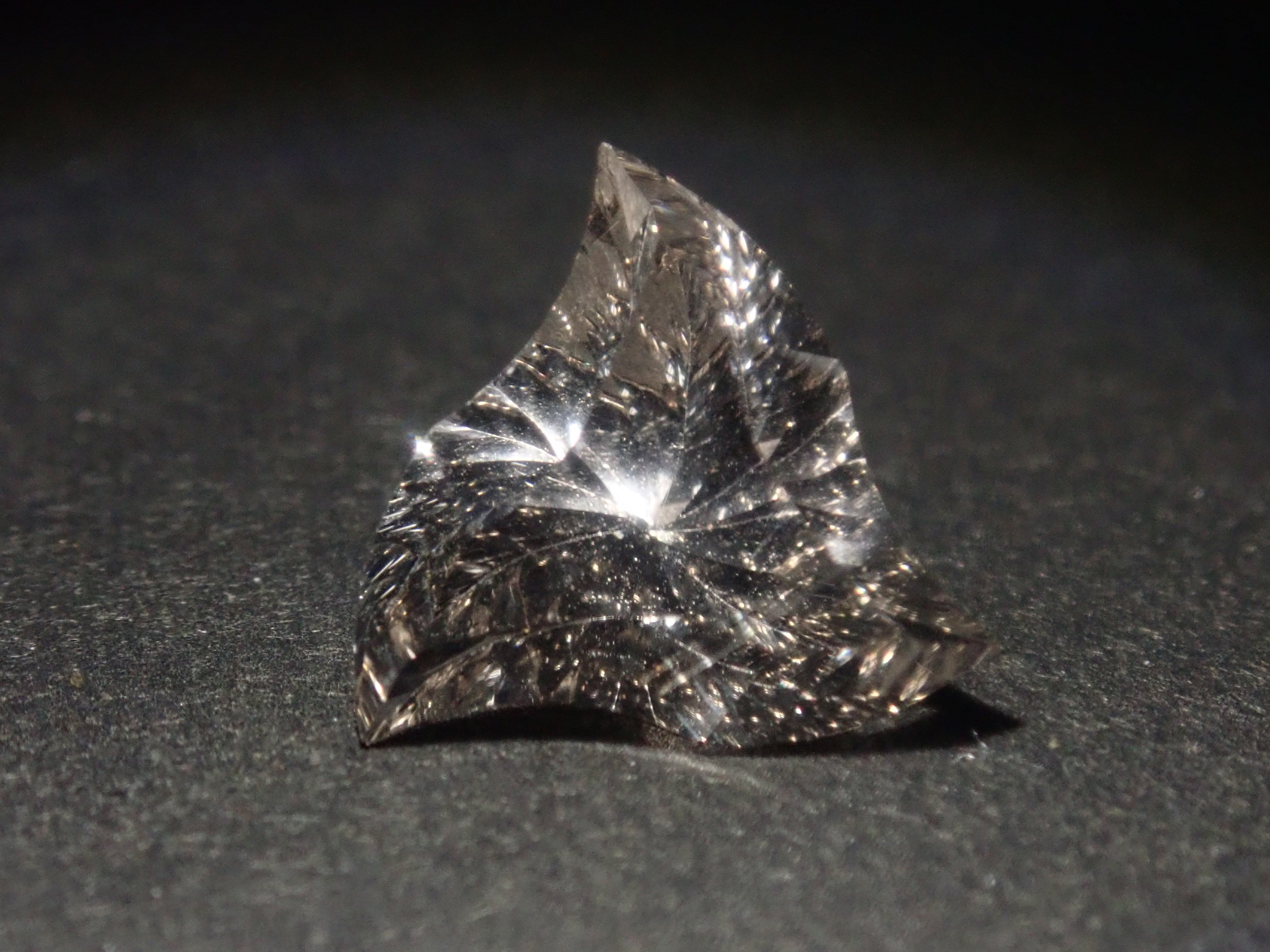 【11/2 22時販売開始】《限定10石》甲州貴石切子(桜切子)のスカイブルートパーズ8.16ctなどが当たる11月誕生石トパーズガチャ💎《複数購入割引有》