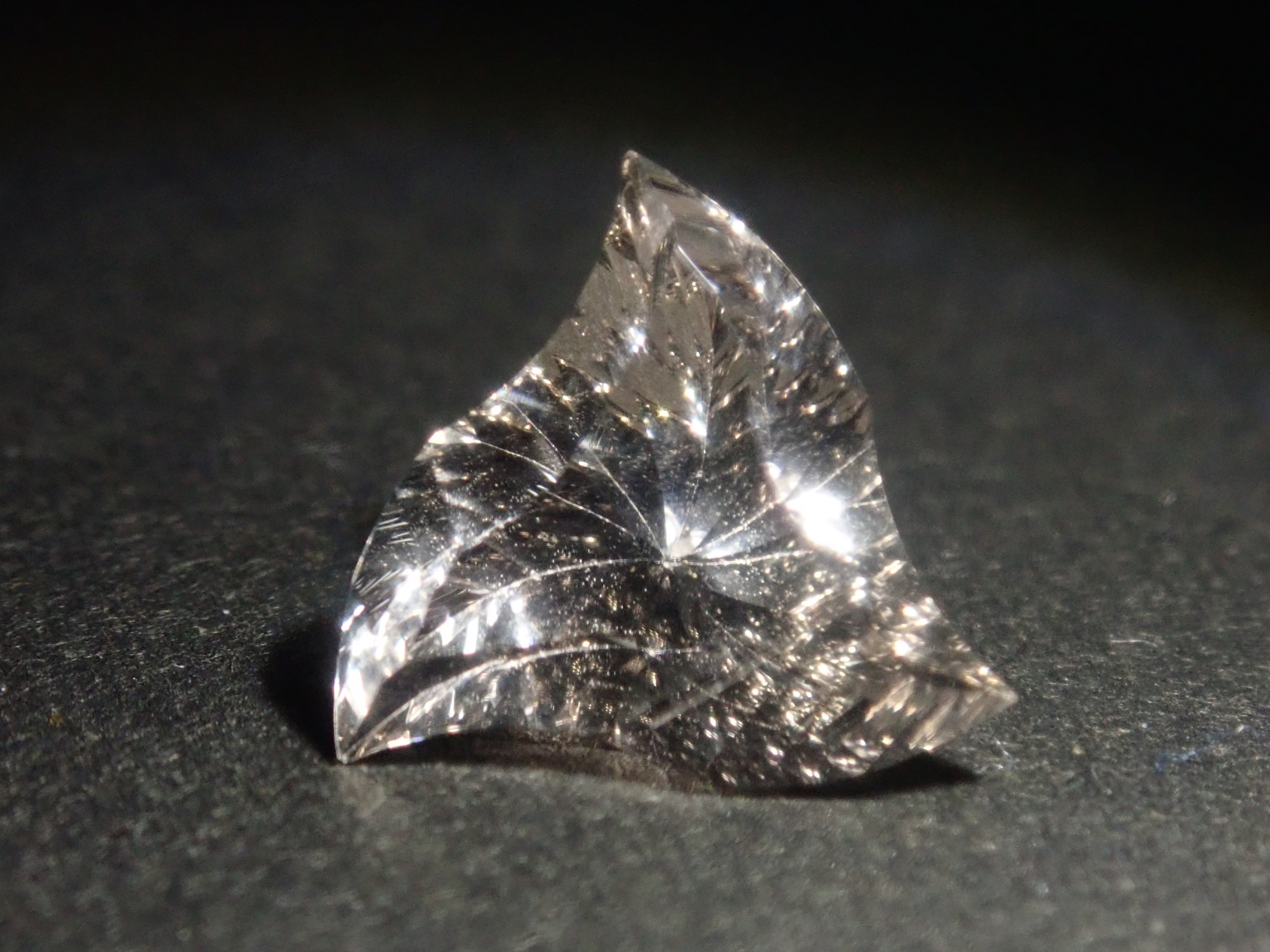 【11/2 22時販売開始】《限定10石》甲州貴石切子(桜切子)のスカイブルートパーズ8.16ctなどが当たる11月誕生石トパーズガチャ💎《複数購入割引有》