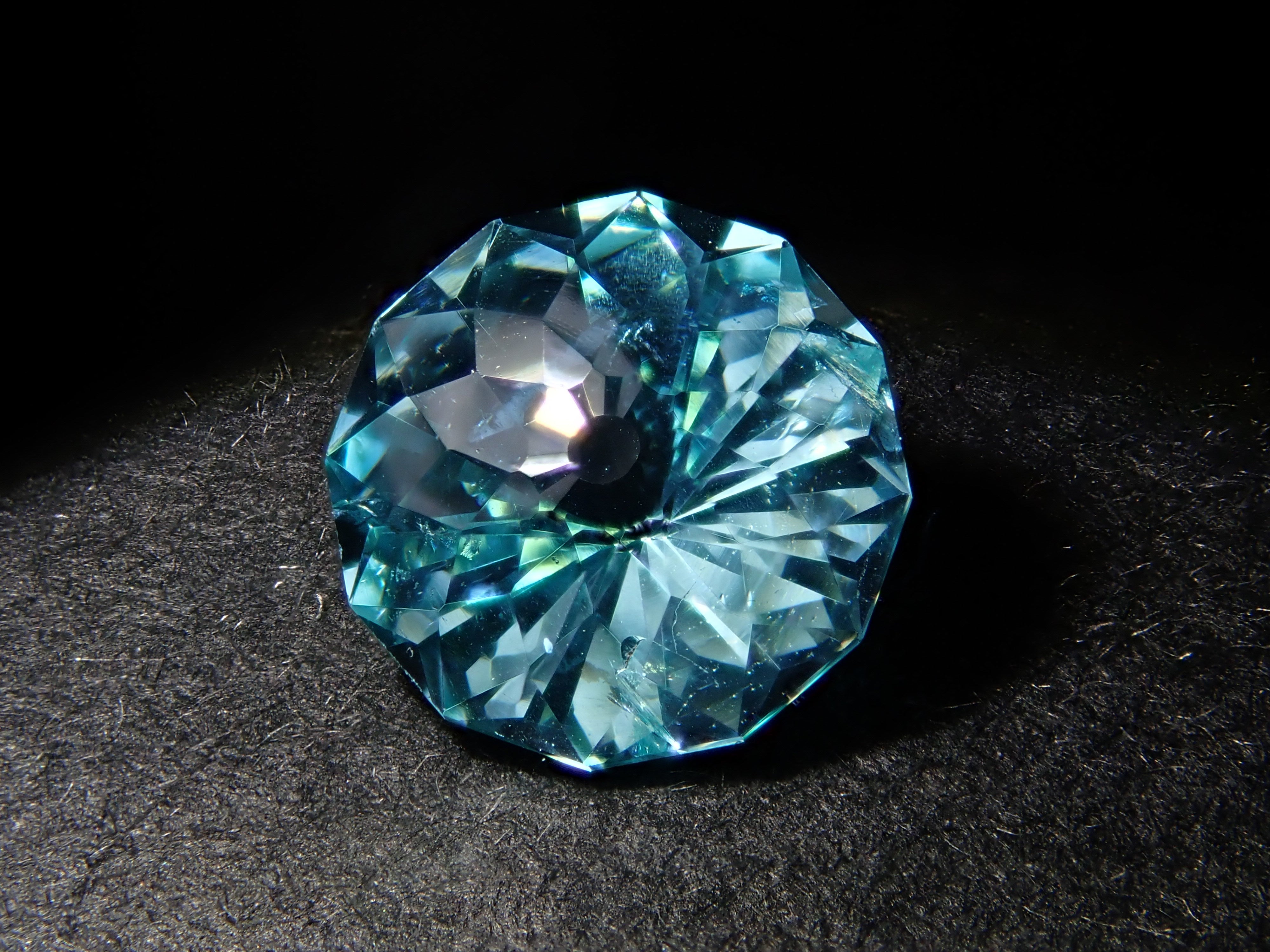 【11/7 22時販売】マダガスカル産アパタイト 6.0mm/0.901ctルース