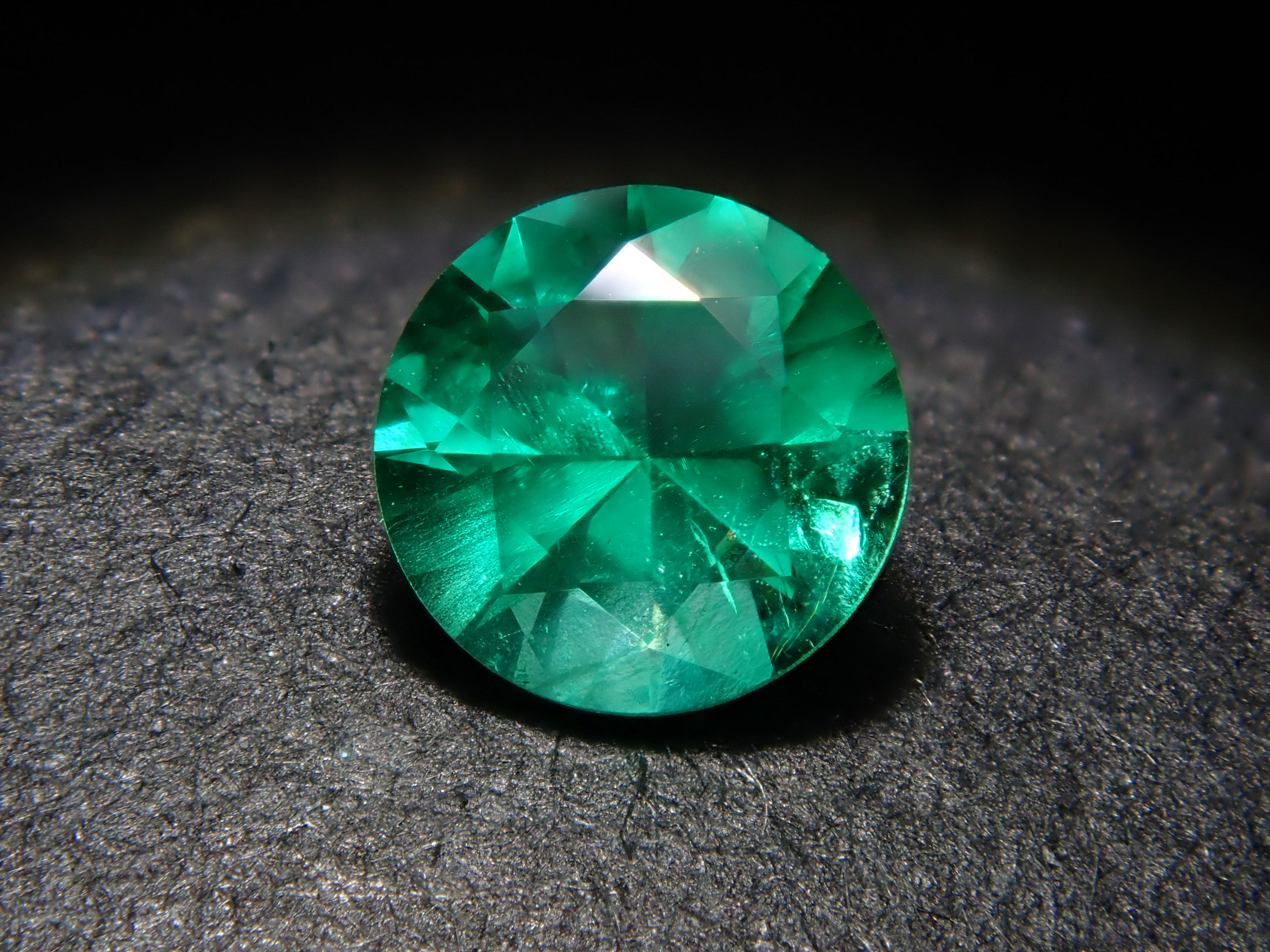 【11/7 22時販売】コロンビア産エメラルド 3.9mm/0.200ctルース