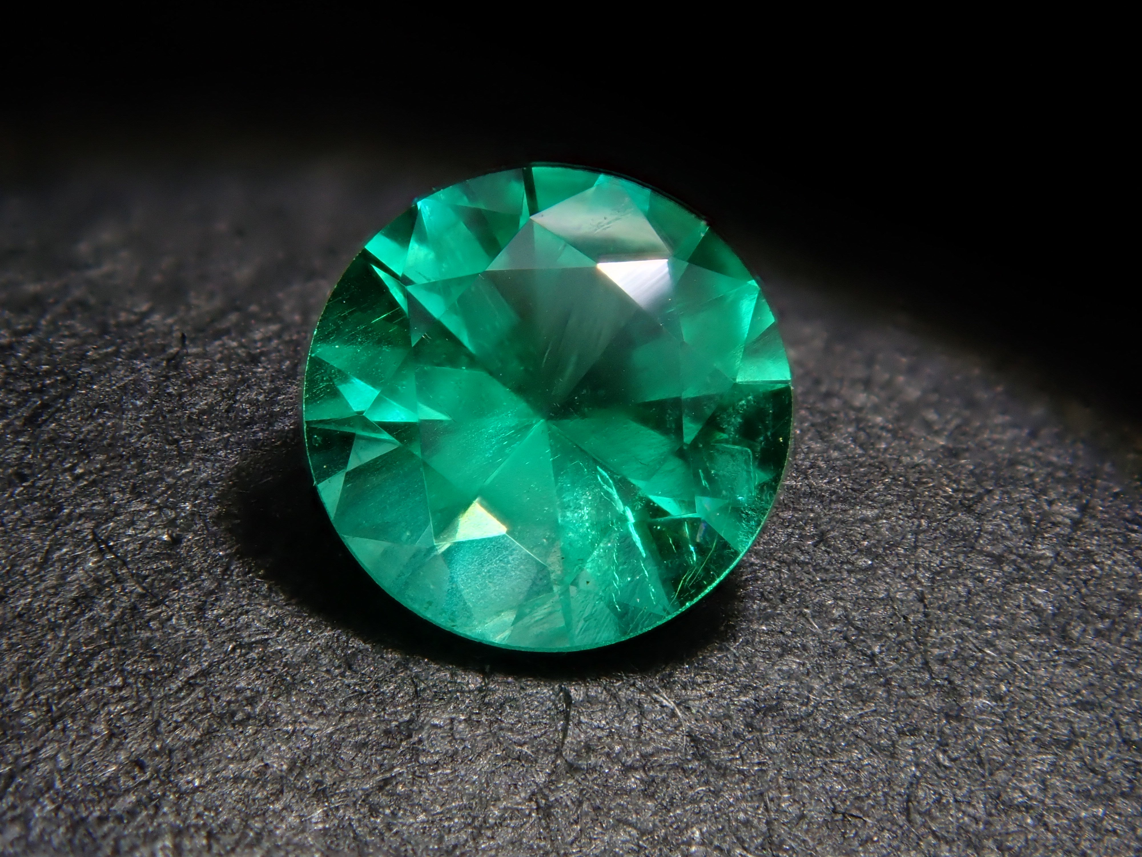 【11/7 22時販売】コロンビア産エメラルド 3.9mm/0.200ctルース