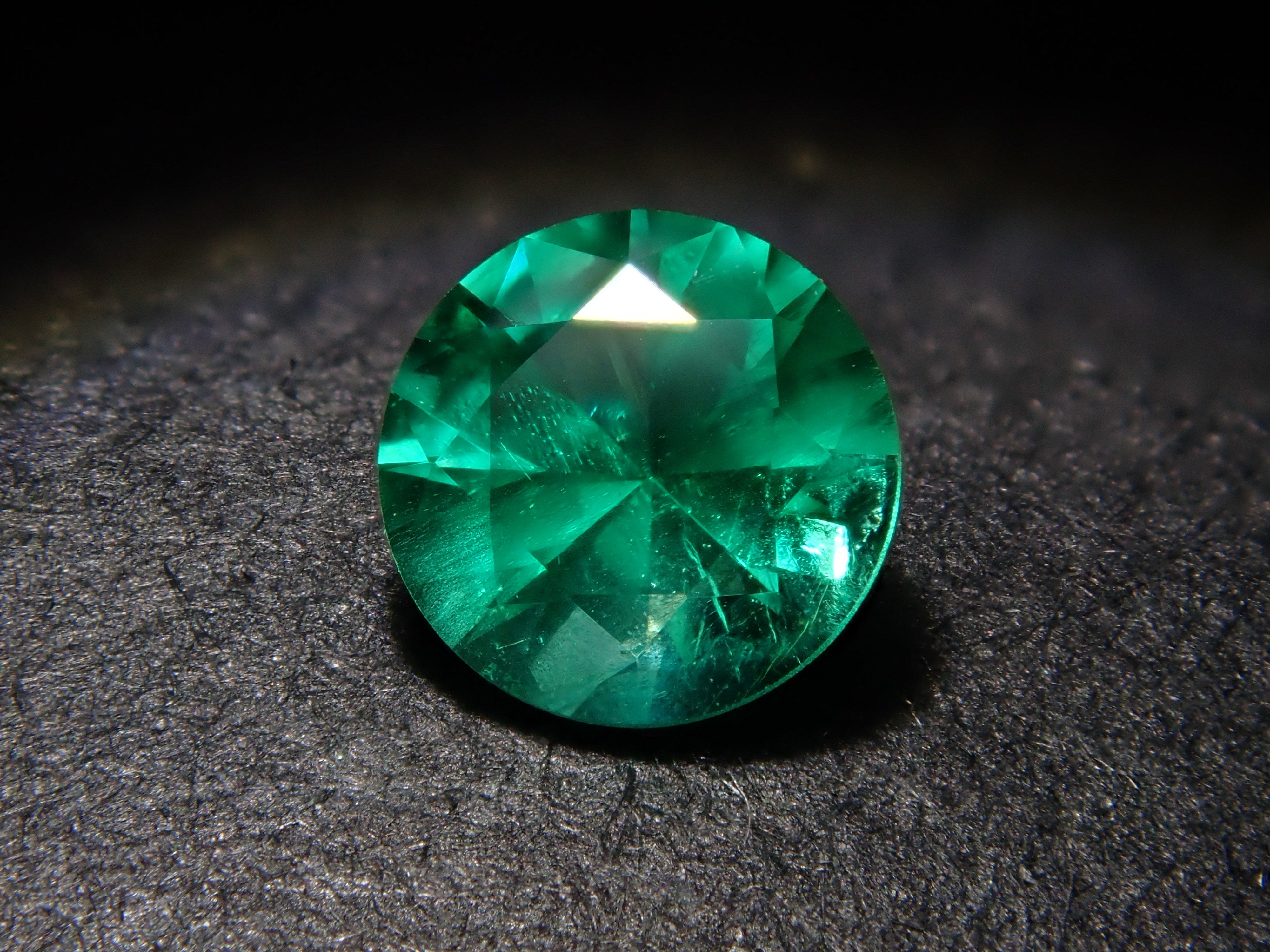 【11/7 22時販売】コロンビア産エメラルド 3.9mm/0.200ctルース