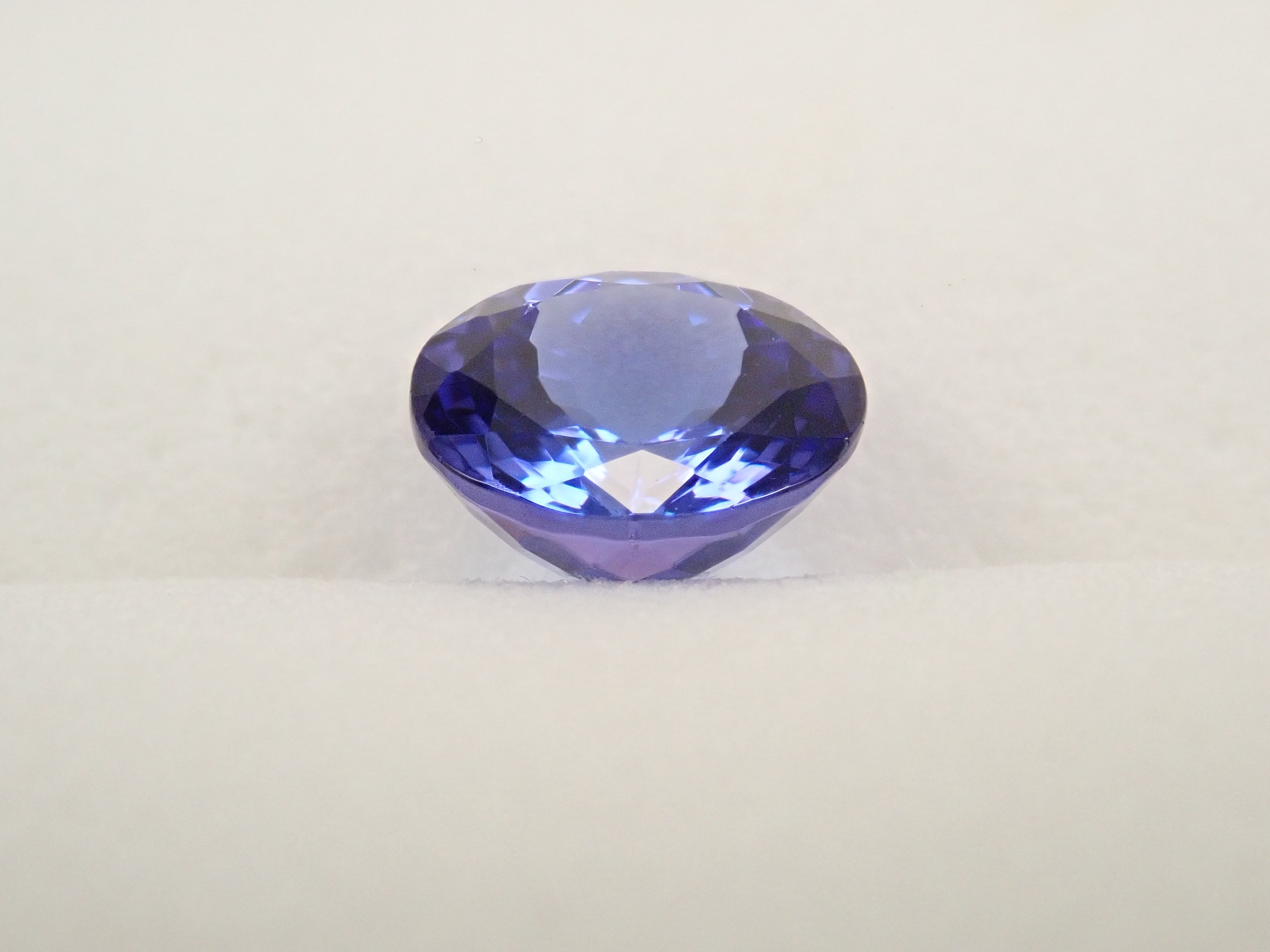 【11月23日晚間10點開賣】坦尚尼亞產坦桑石,7.4毫米/1.747克拉,裸石