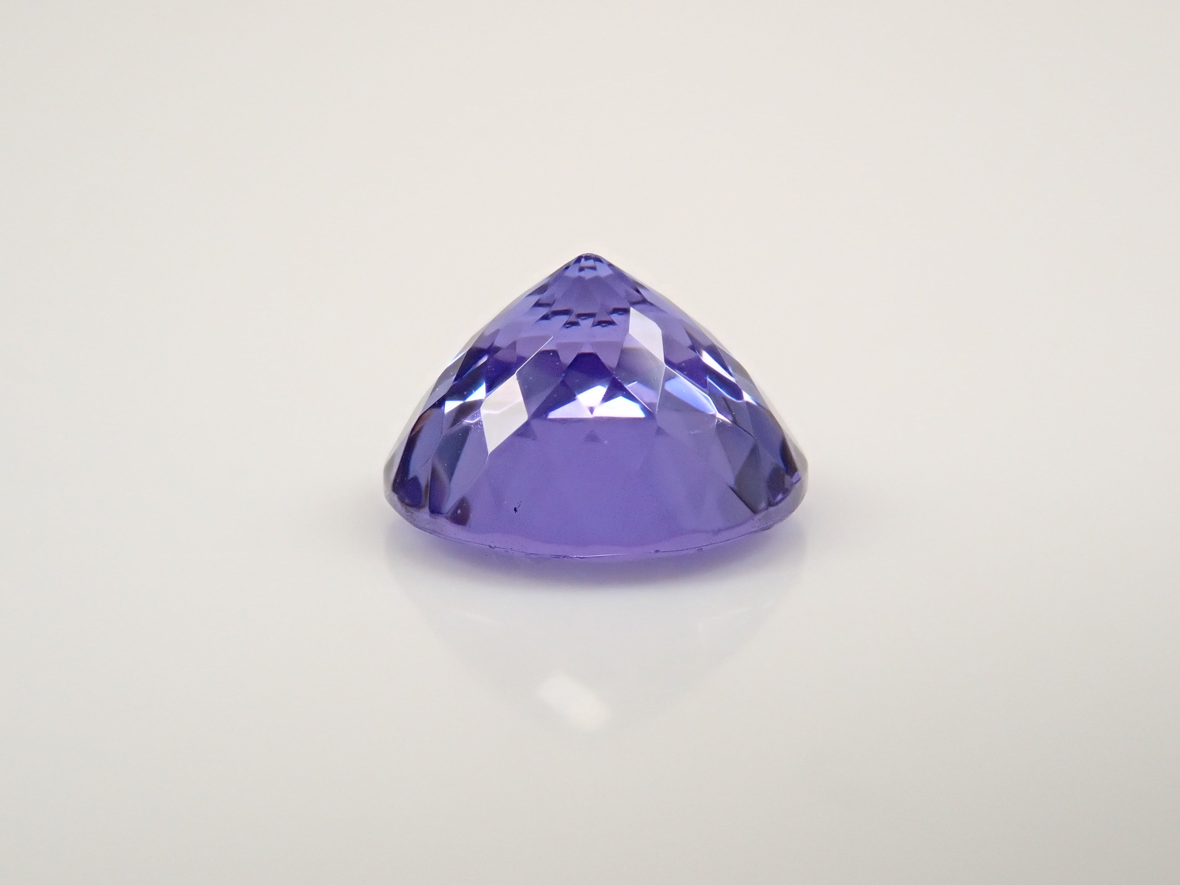 【11月23日晚間10點開賣】坦尚尼亞產坦桑石,7.4毫米/1.747克拉,裸石