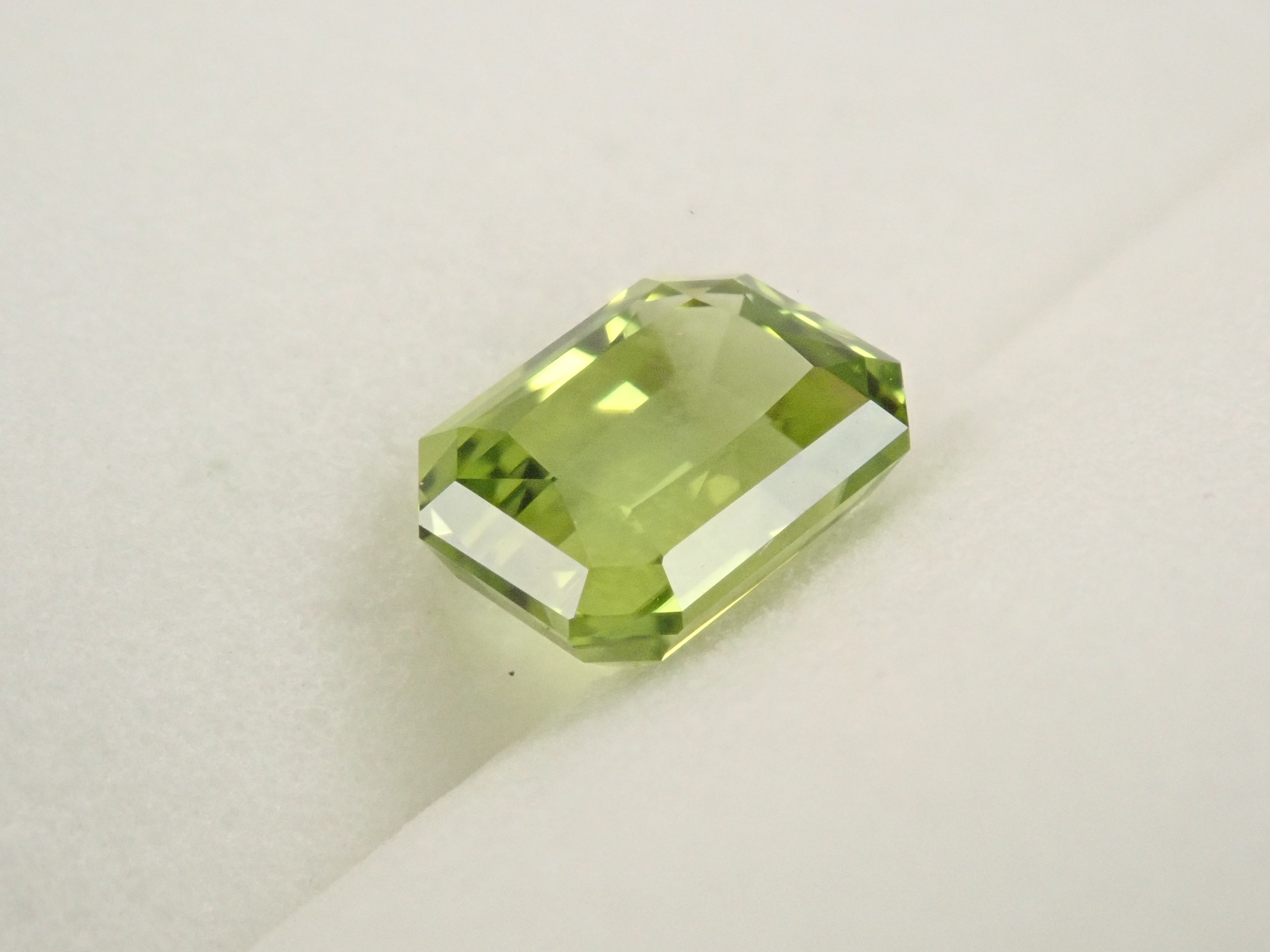 【11/5 22時販売】パキスタン産ペリドット 1.176ctルース