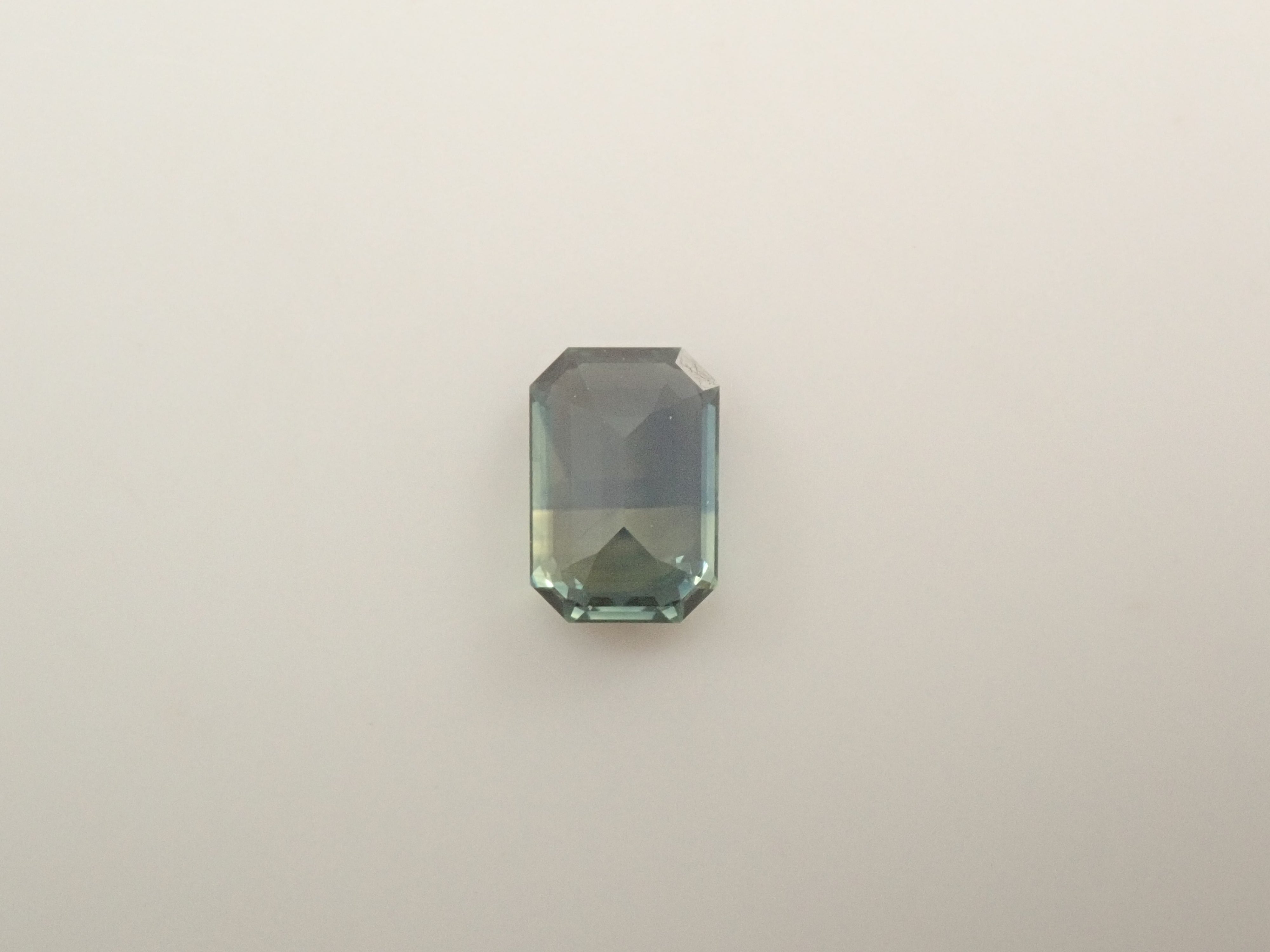 【11/1 22時販売】マダガスカル産バイカラーサファイア 0.318ctルース