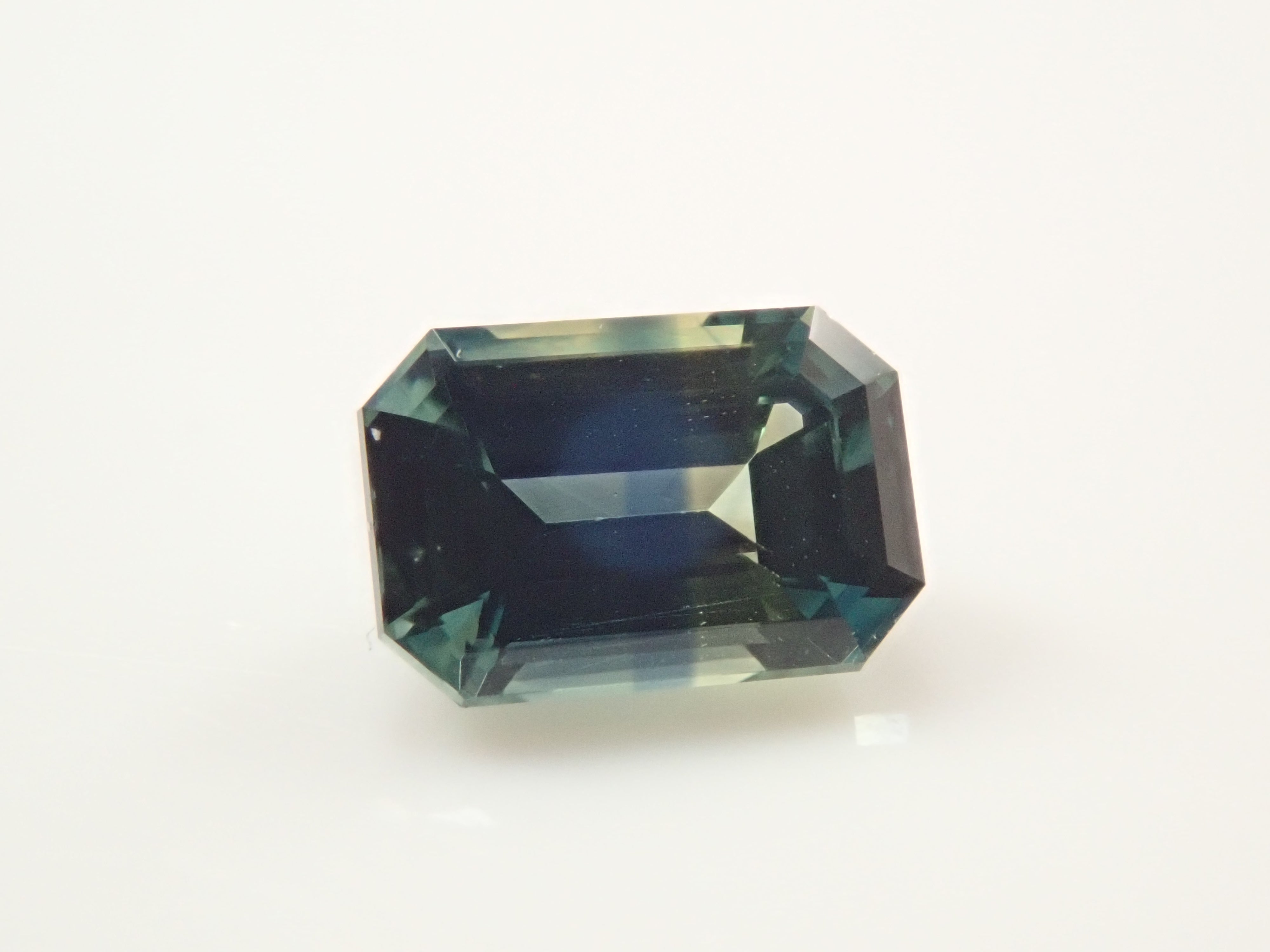 【11/1 22時販売】マダガスカル産バイカラーサファイア 0.318ctルース