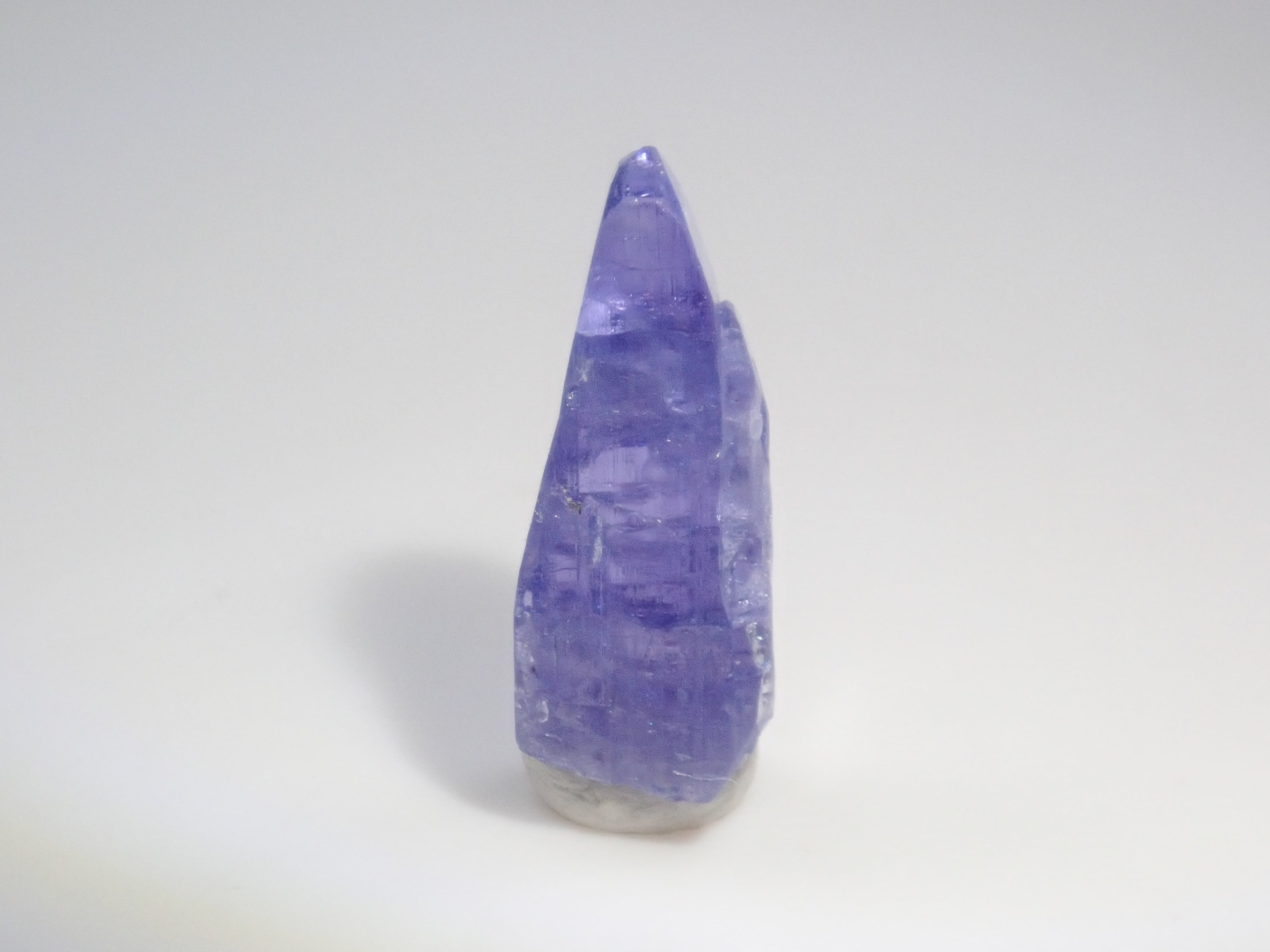 【11/2 22時販売開始】《限定10石》バイカラーピンクタンザナイト原石含むタンザナイト原石ガチャ(平均4.2ct)《複数購入割引有》