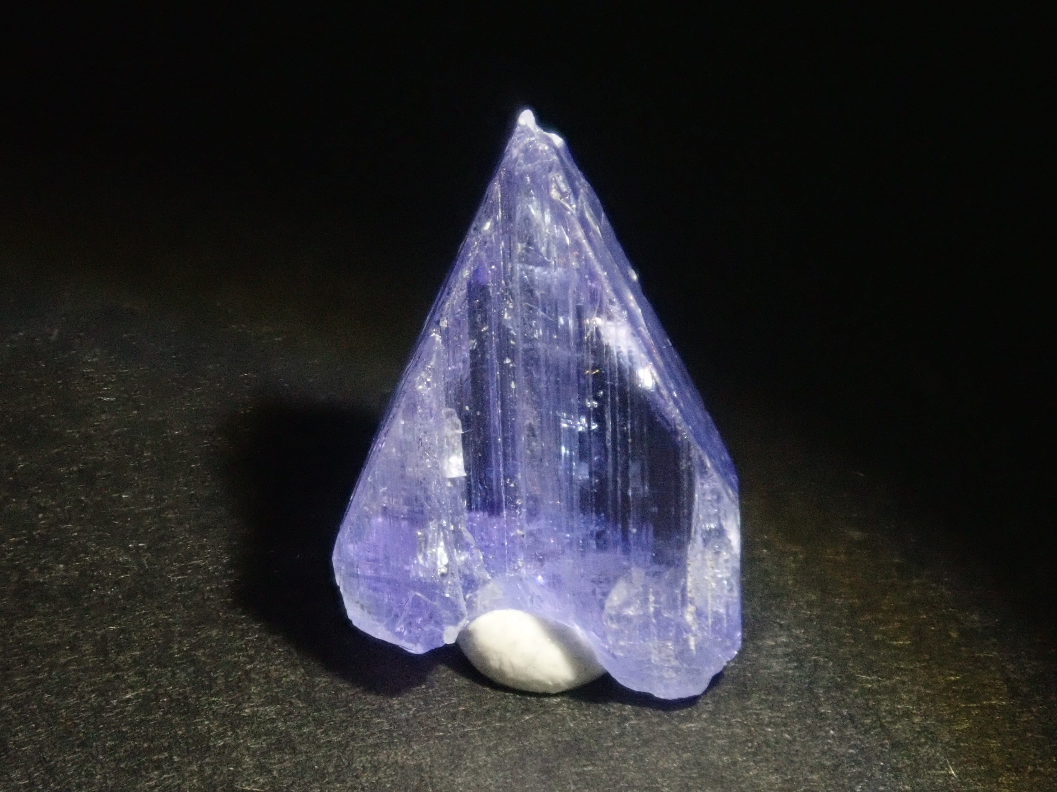 【11/2 22時販売開始】《限定10石》バイカラーピンクタンザナイト原石含むタンザナイト原石ガチャ(平均4.2ct)《複数購入割引有》