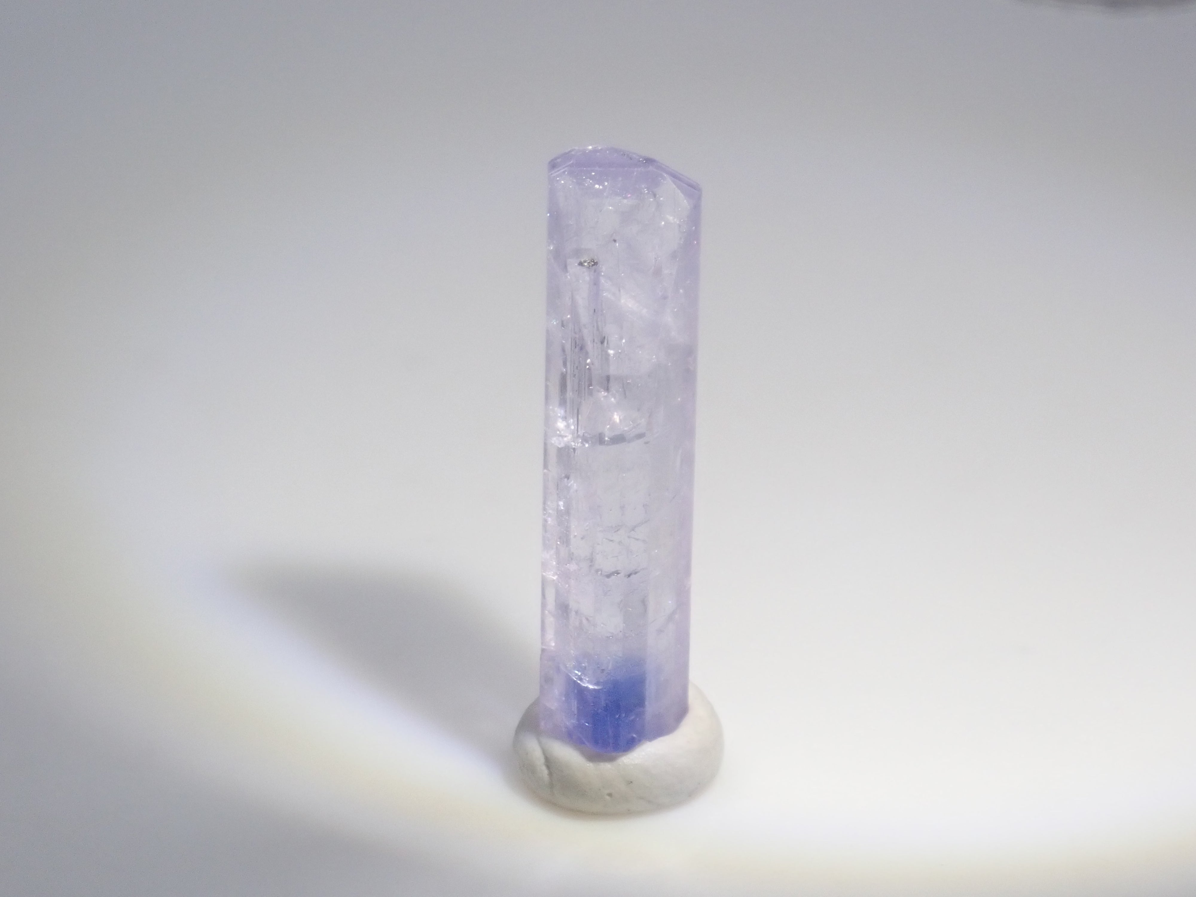 【11/2 22時販売開始】《限定10石》バイカラーピンクタンザナイト原石含むタンザナイト原石ガチャ(平均4.2ct)《複数購入割引有》