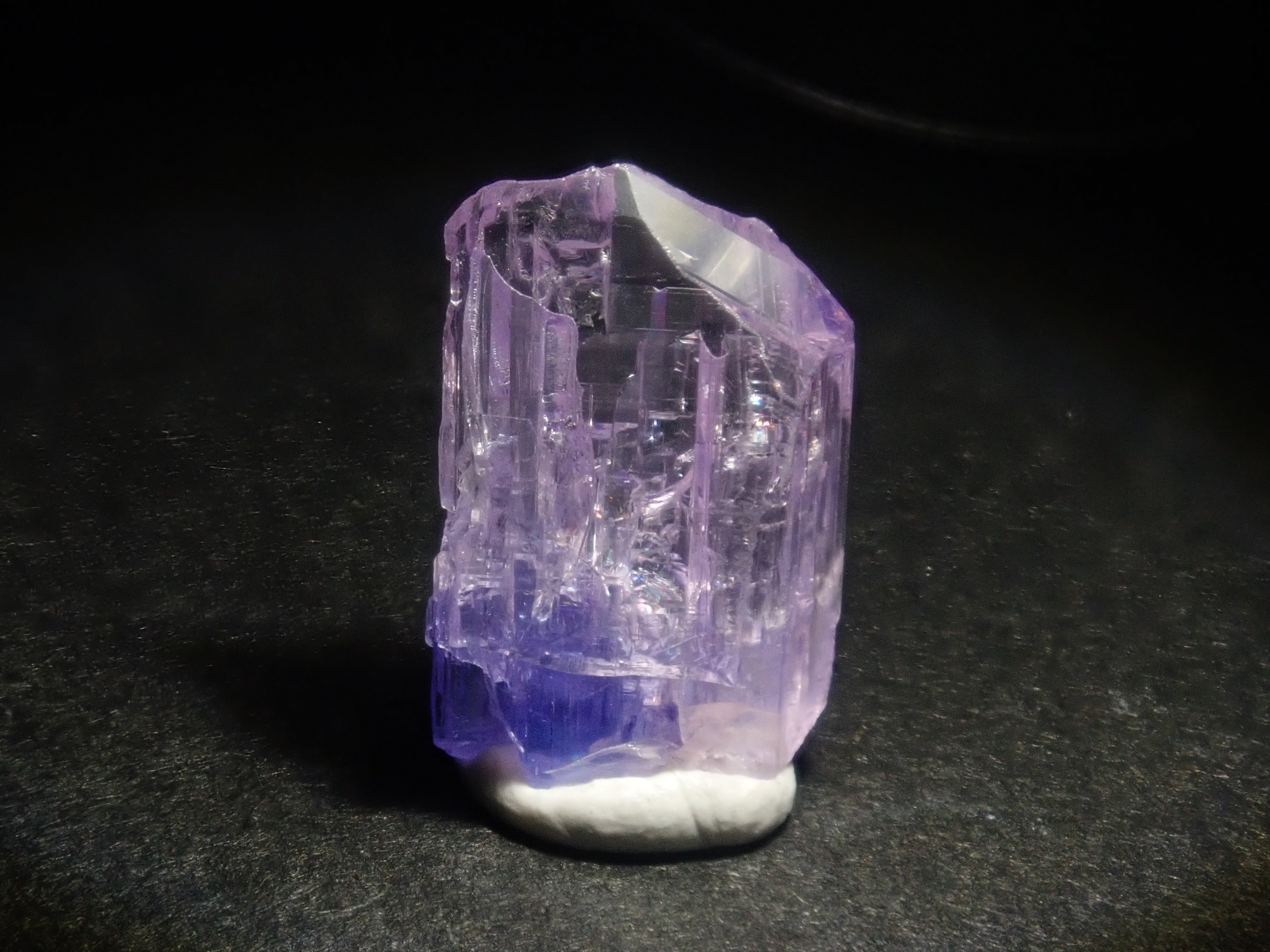 【11/2 22時販売開始】《限定10石》バイカラーピンクタンザナイト原石含むタンザナイト原石ガチャ(平均4.2ct)《複数購入割引有》