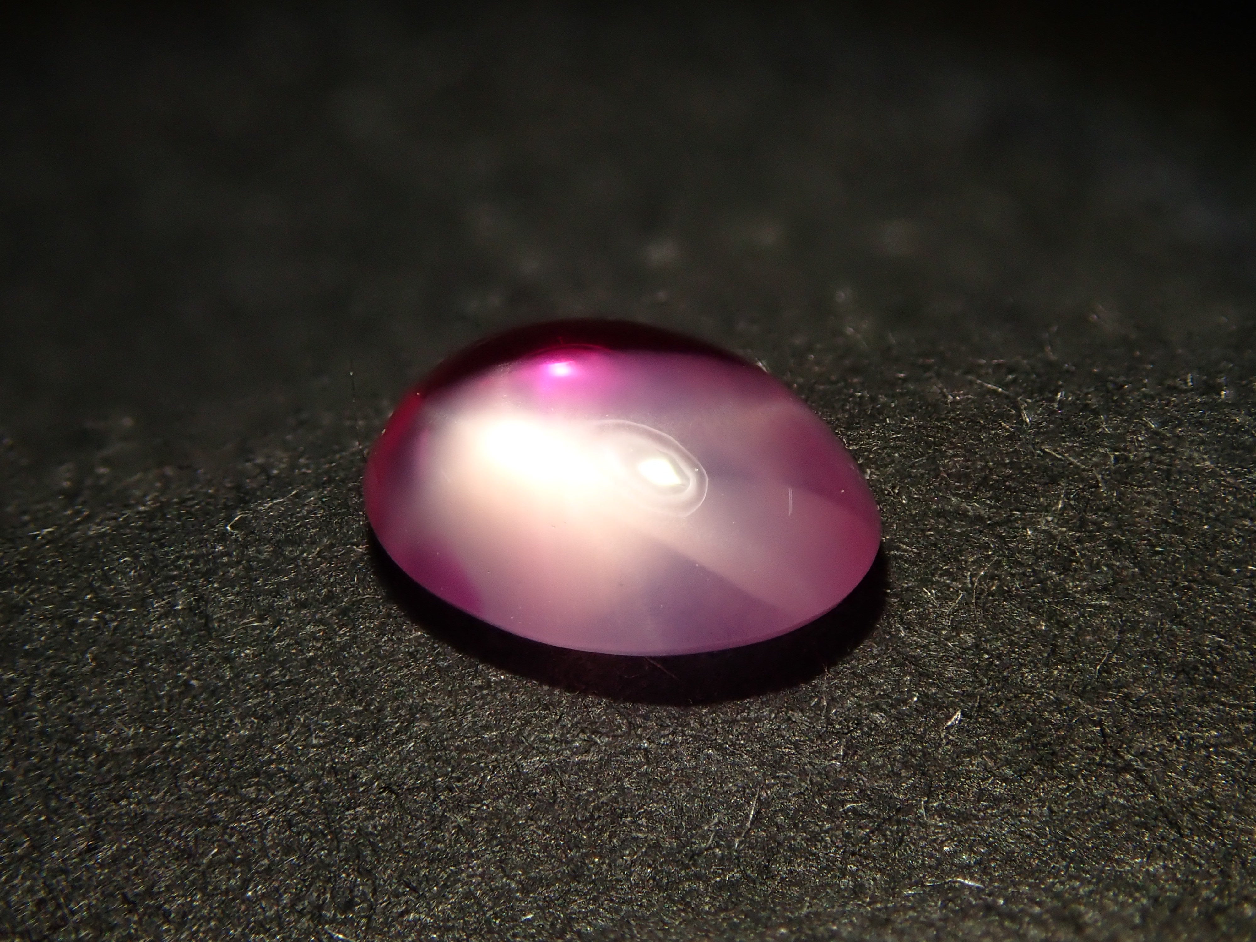 【11/3 22時販売】ミャンマー産バイカラースターサファイア 0.640ctルース