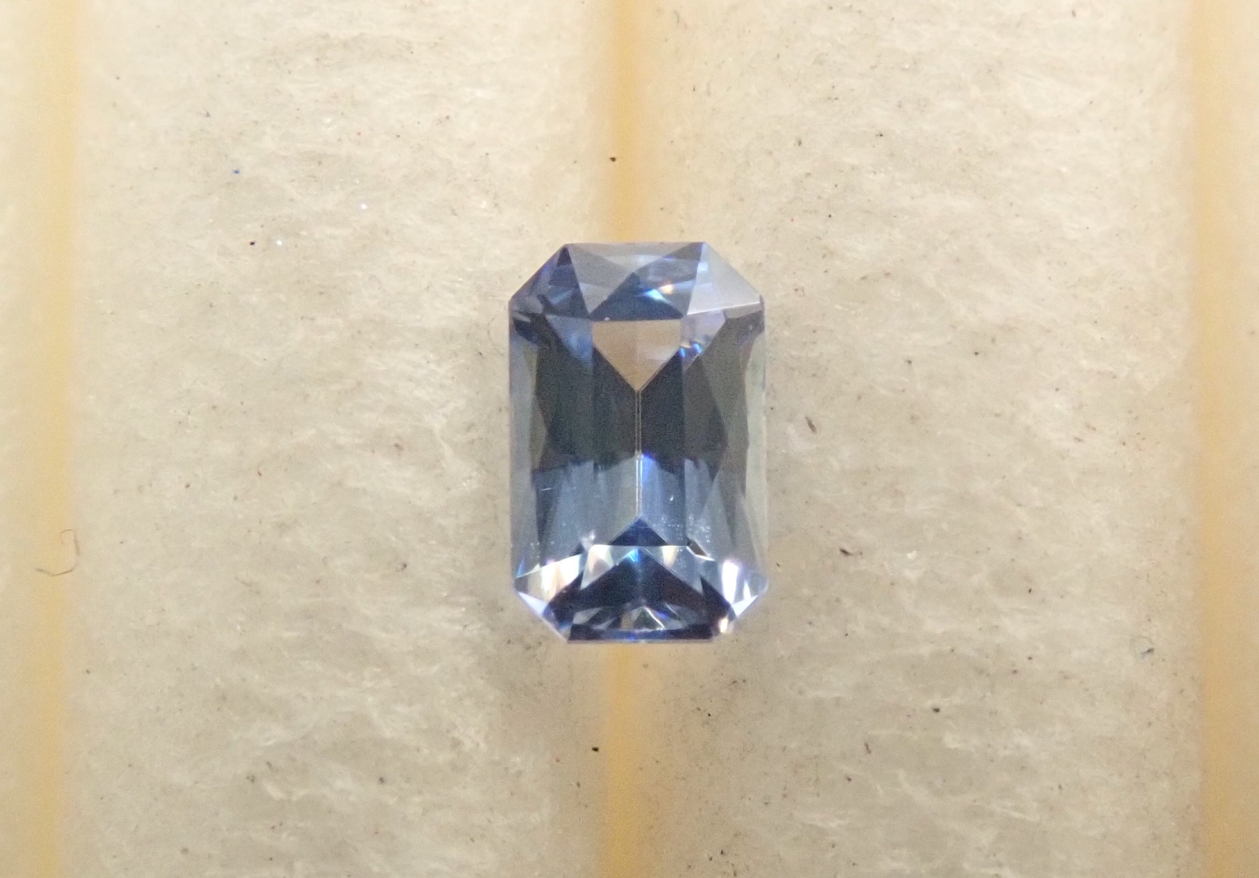 アメリカ産ベニトアイト 0.071ctルース