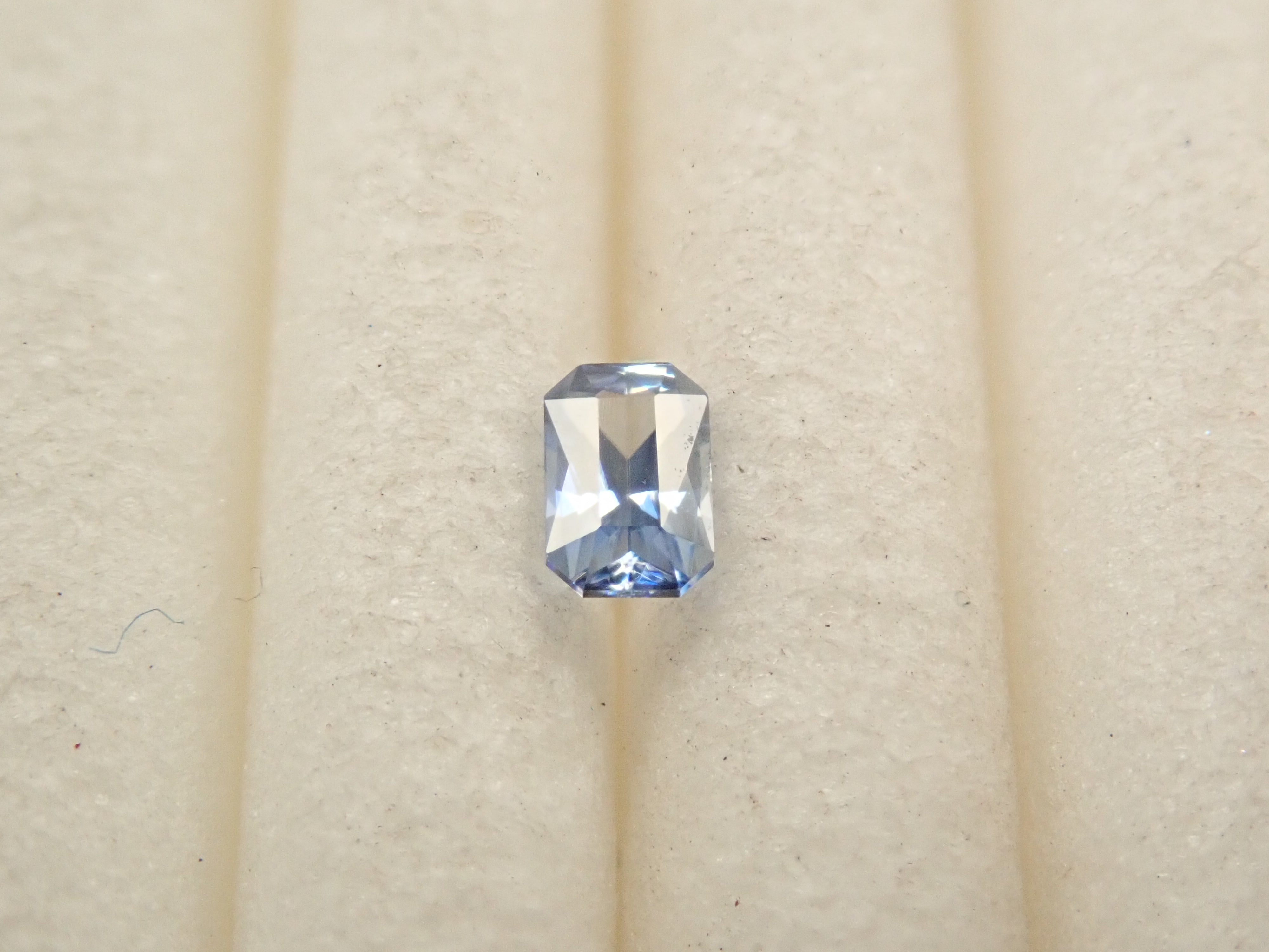 アメリカ産ベニトアイト 0.071ctルース