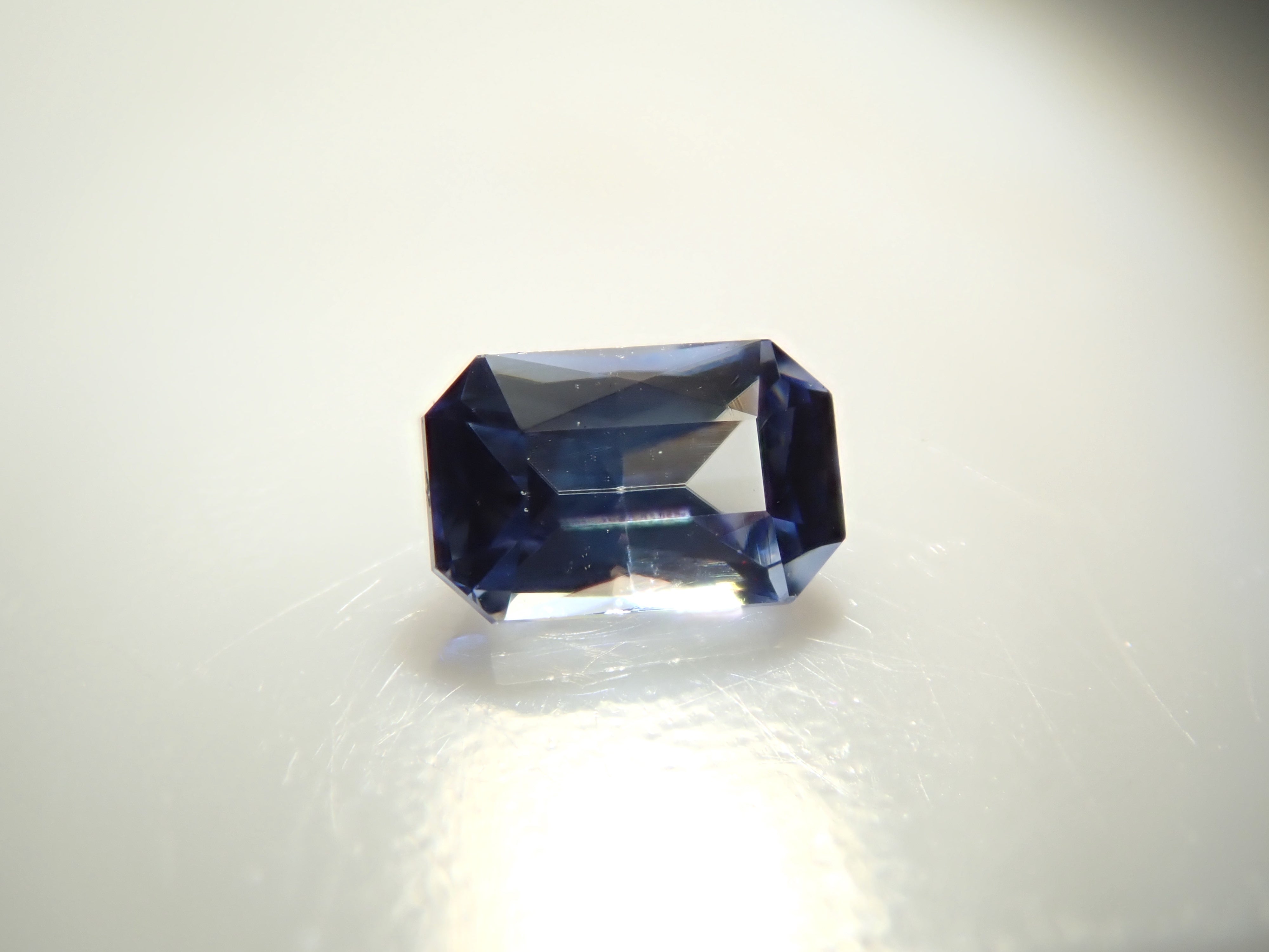 アメリカ産ベニトアイト 0.071ctルース